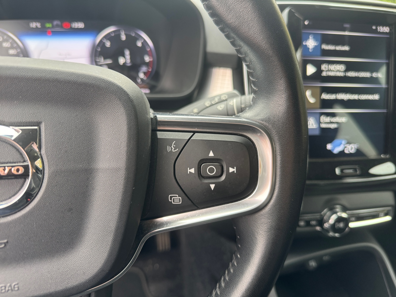 Volvo Xc40 22
