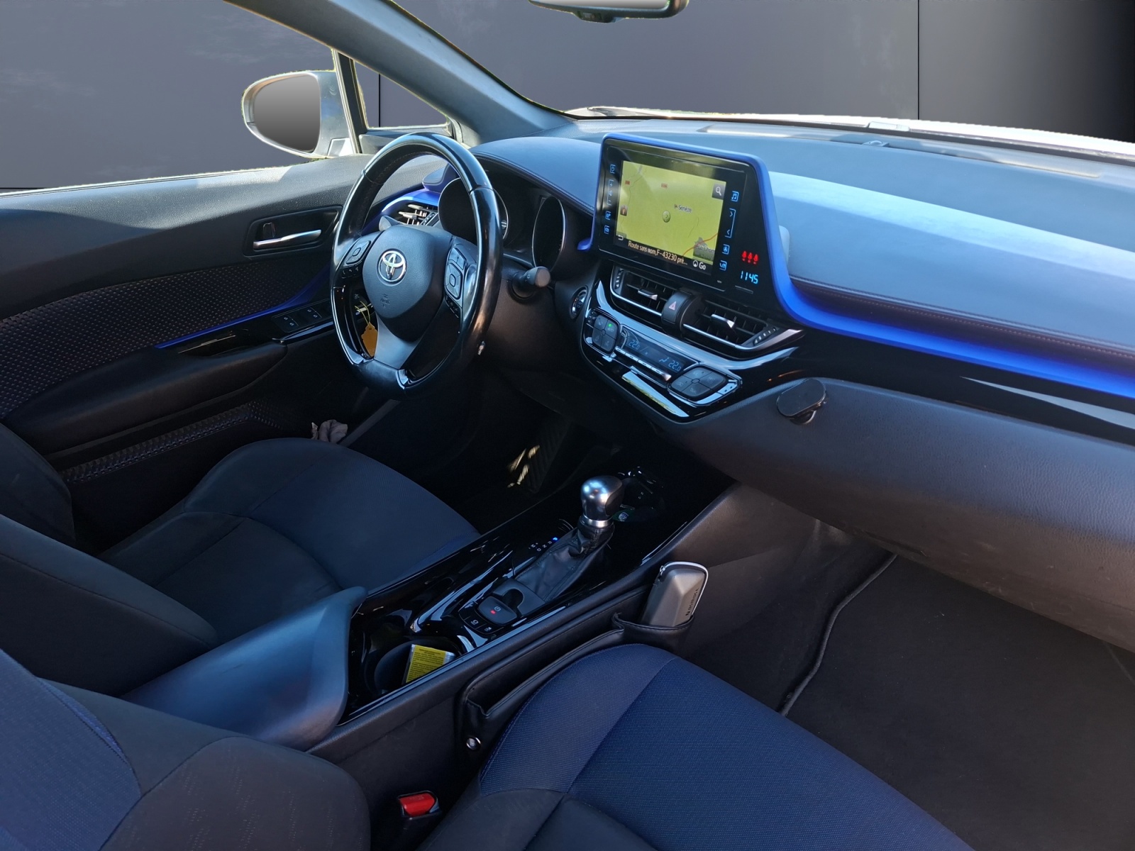 Toyota C-Hr 12