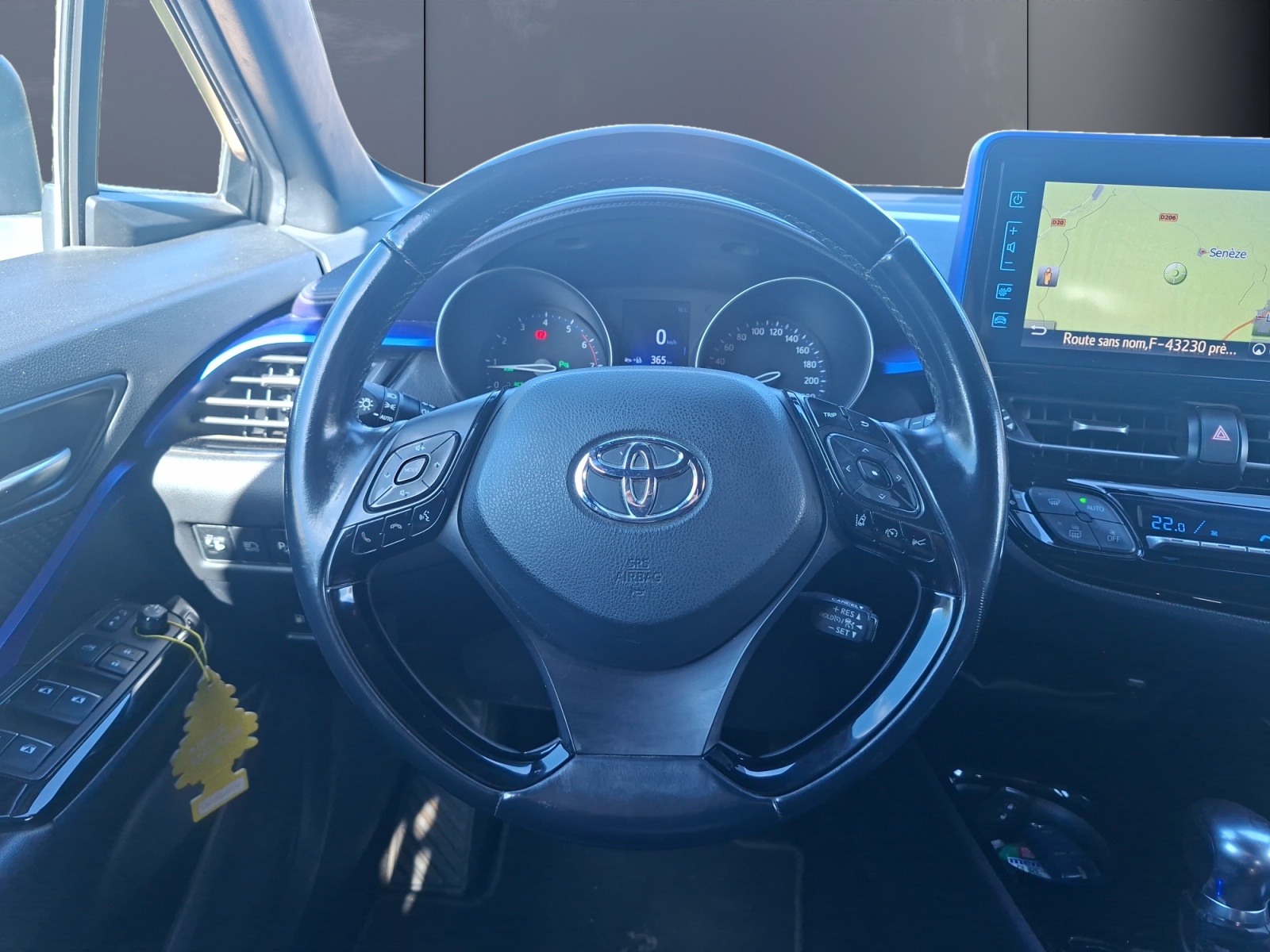 Toyota C-Hr 15