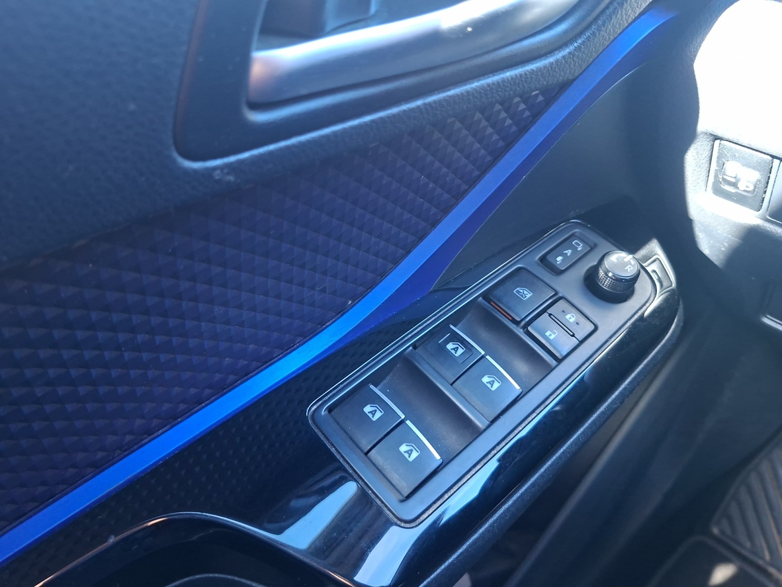 Toyota C-Hr 17