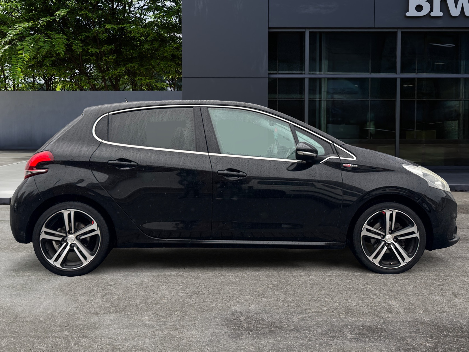 Peugeot 208 5