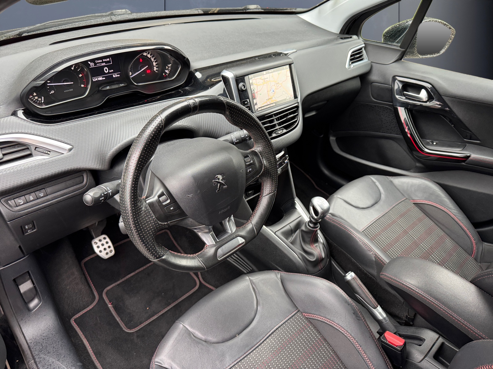 Peugeot 208 8