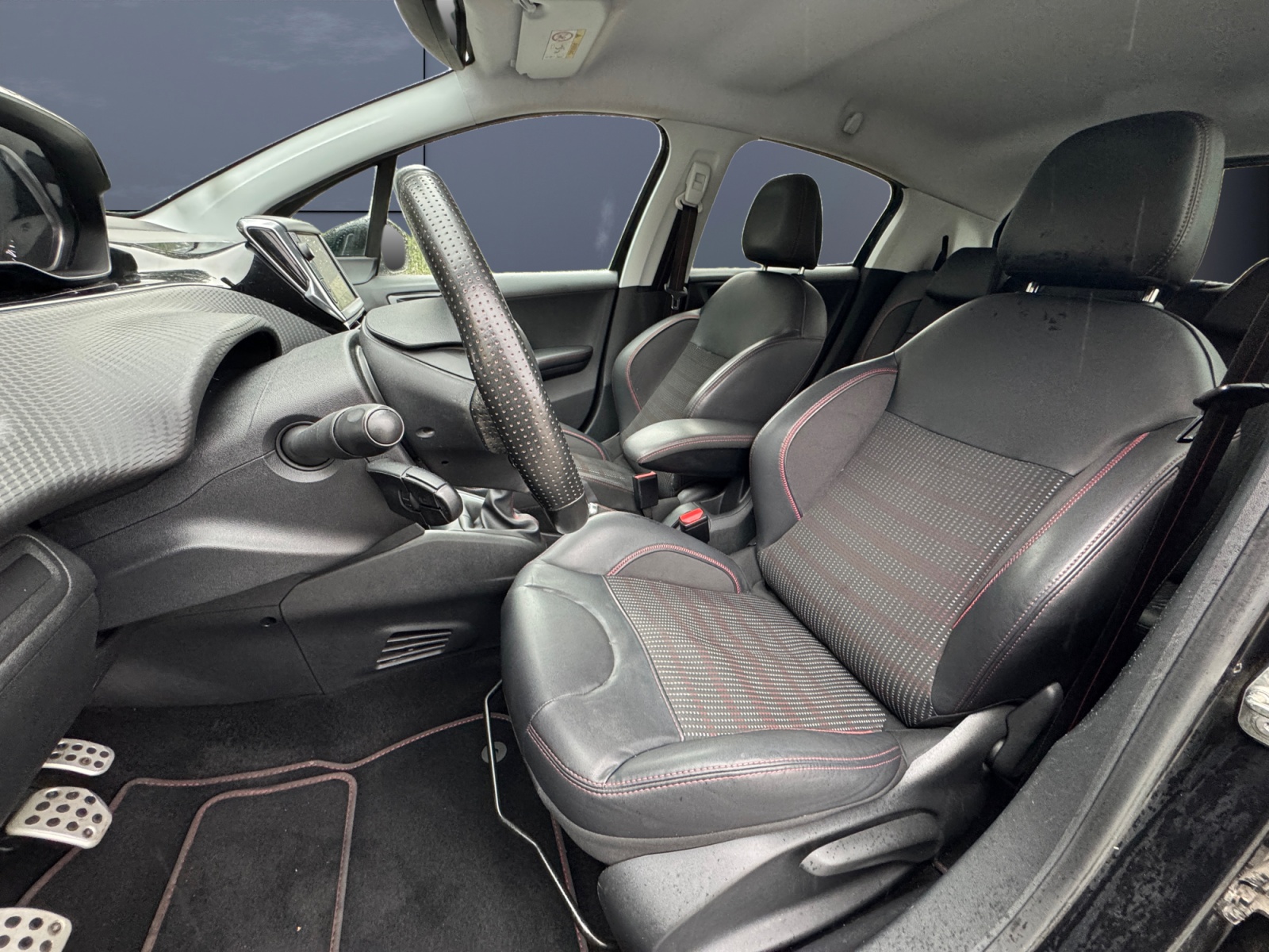Peugeot 208 9