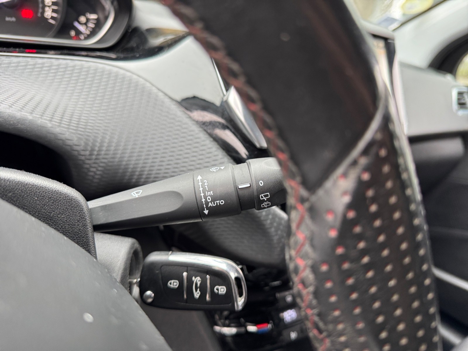 Peugeot 208 23