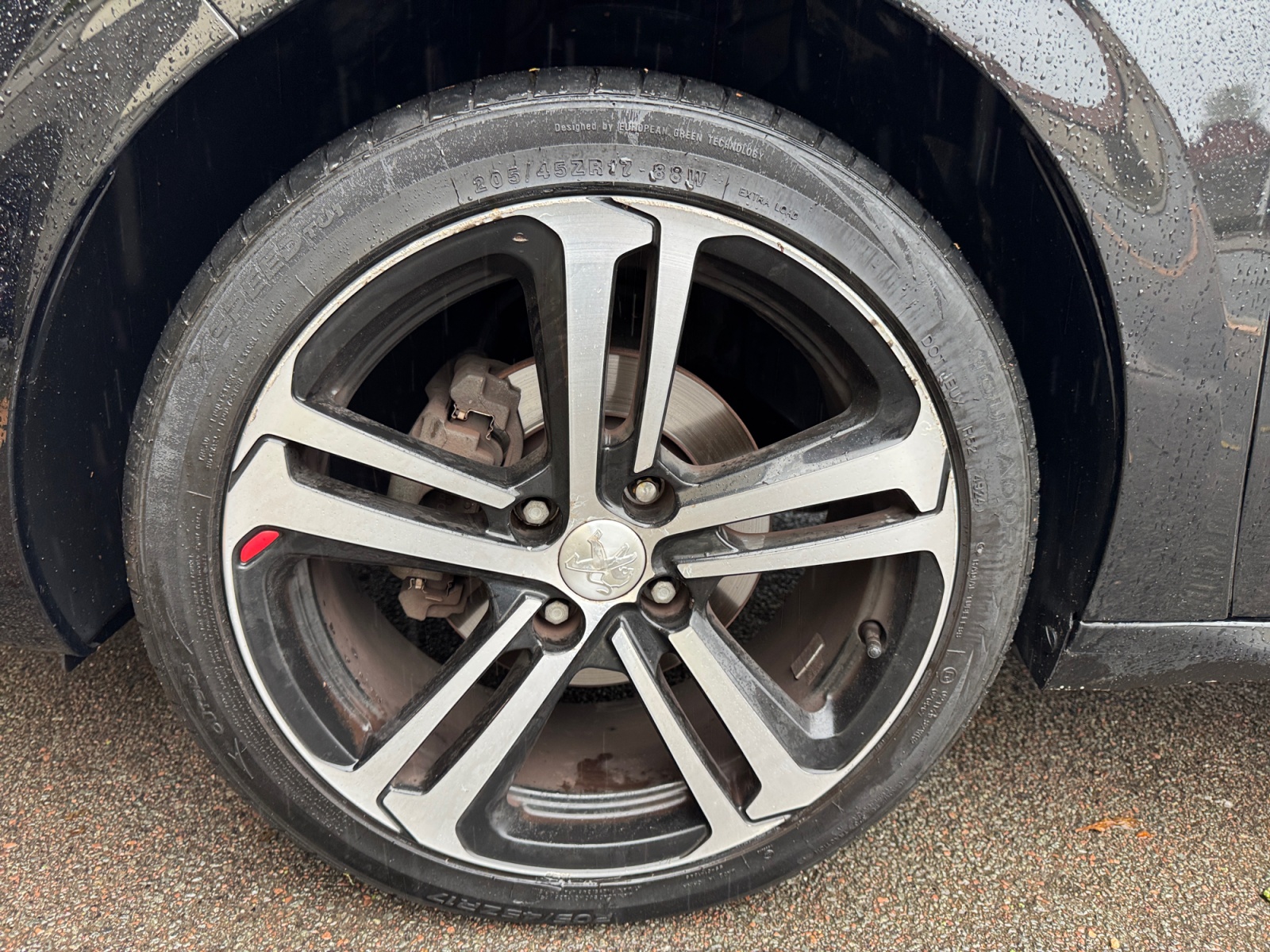 Peugeot 208 32