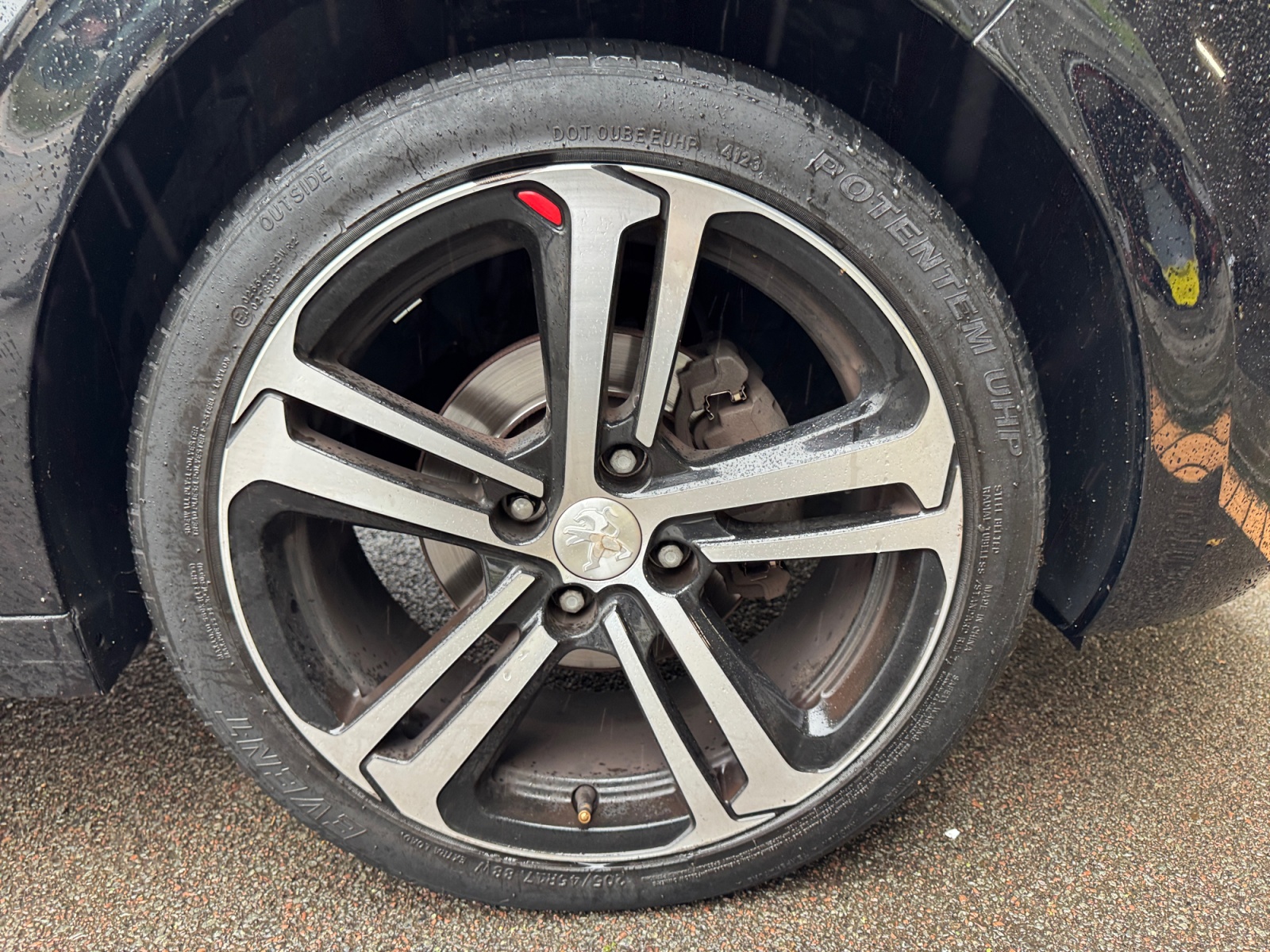 Peugeot 208 35
