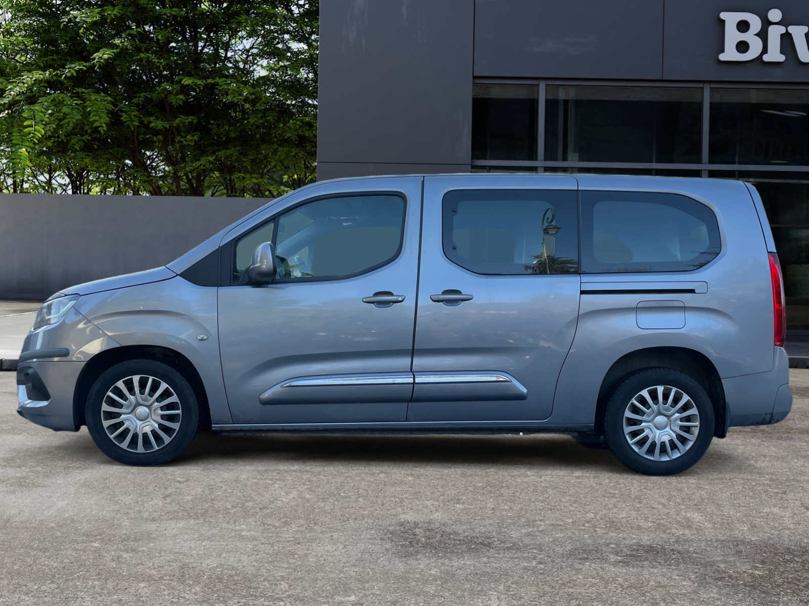 Toyota Pro Ace City Verso 1