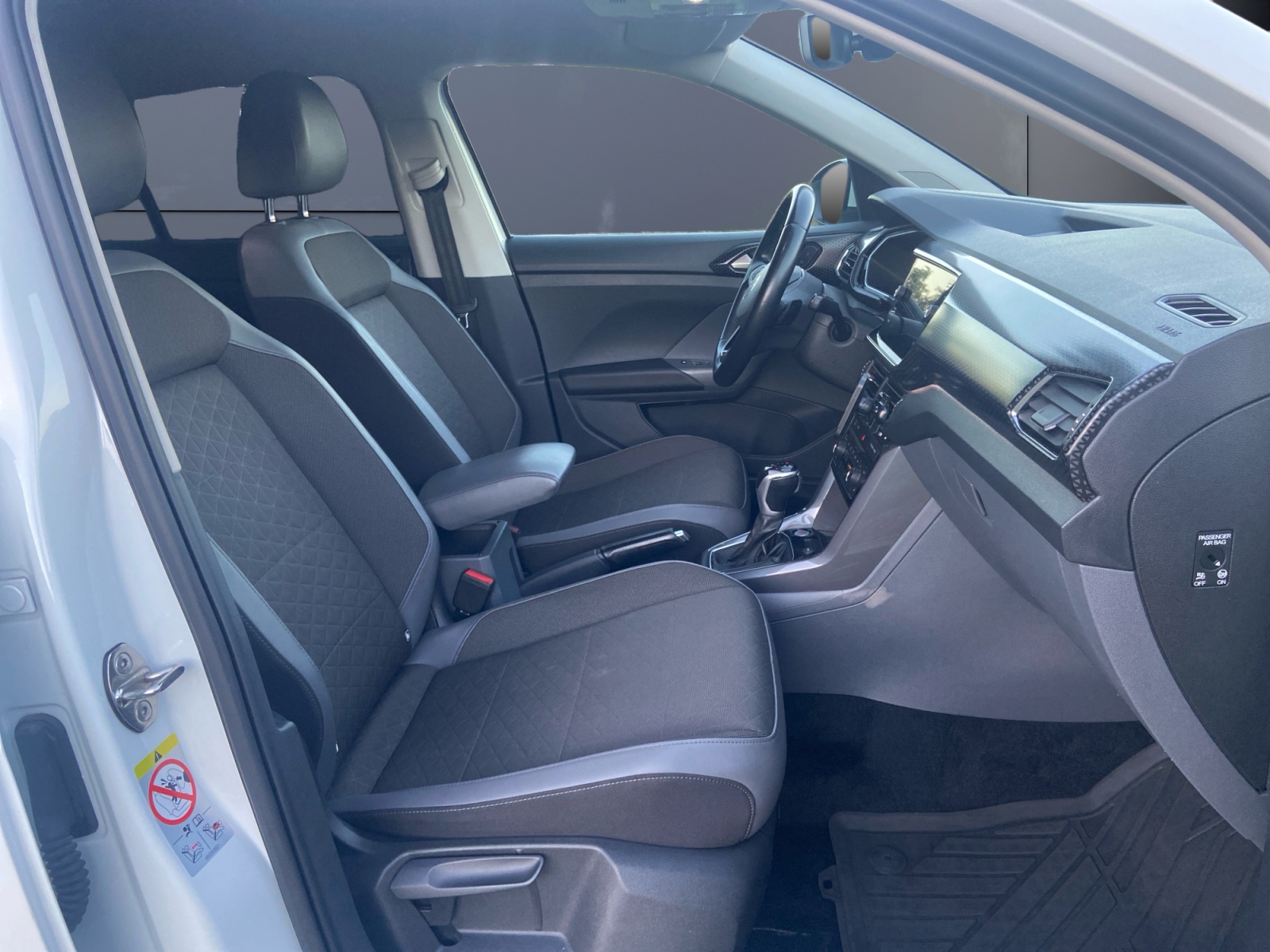 Volkswagen T-Cross 13