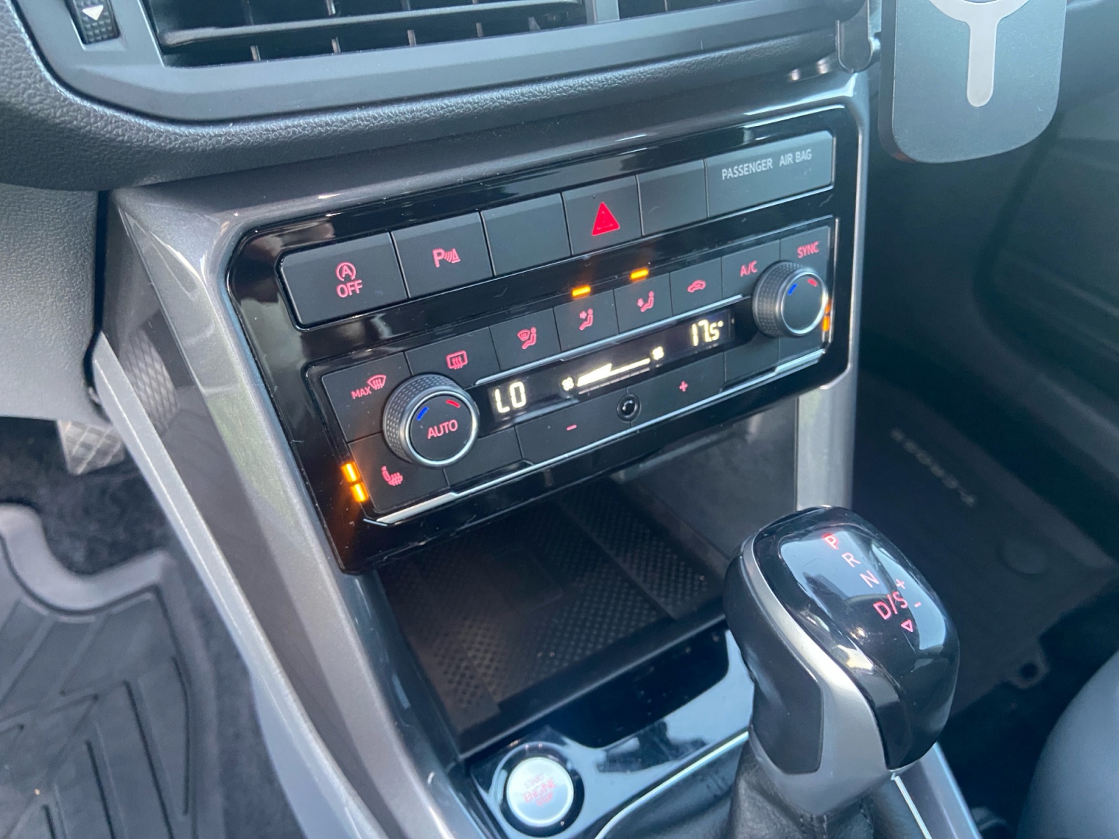 Volkswagen T-Cross 22