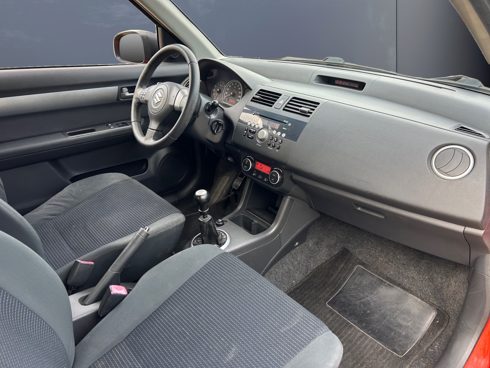 Suzuki Swift 12