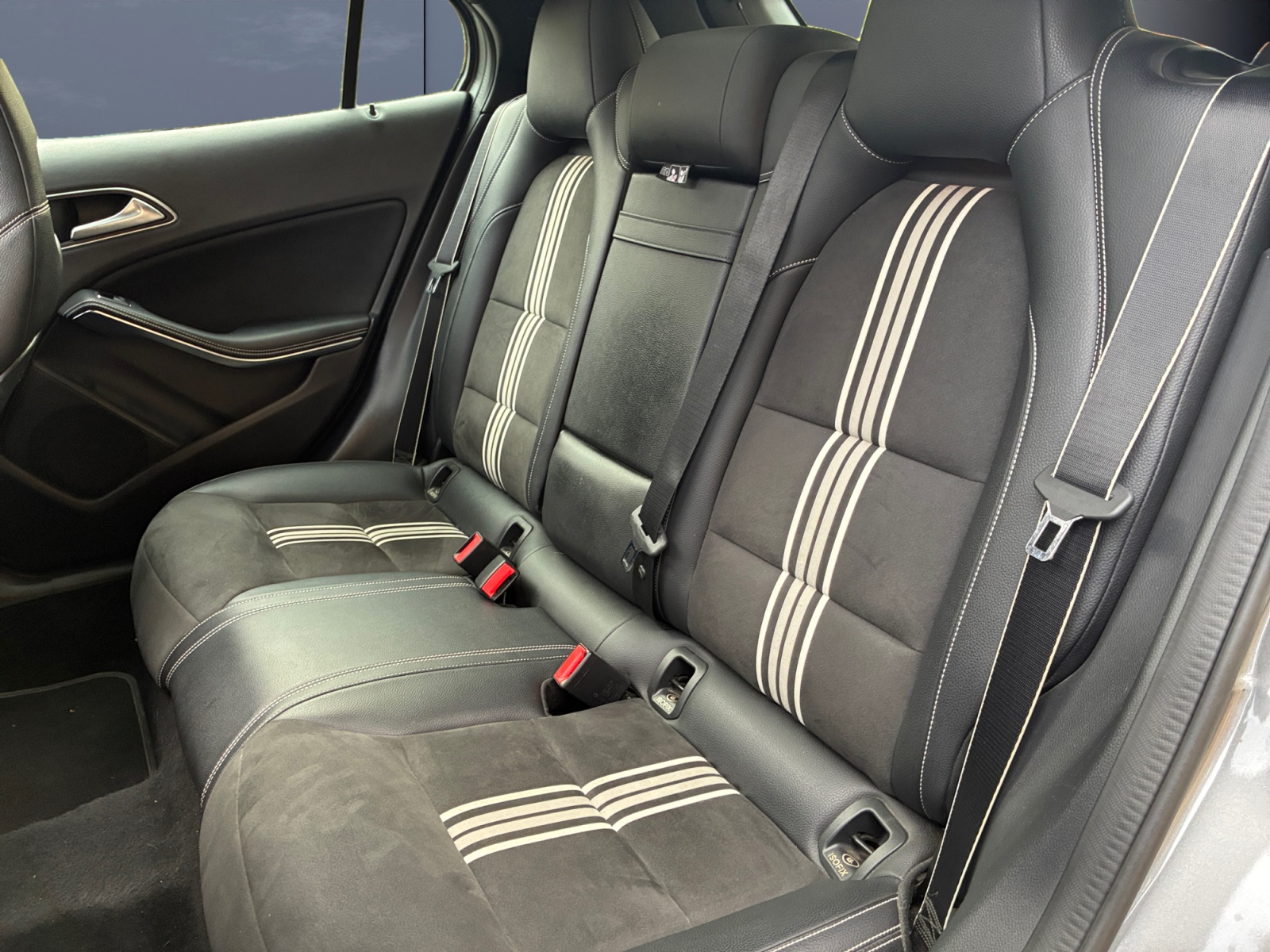 Mercedes-Benz Gla 10