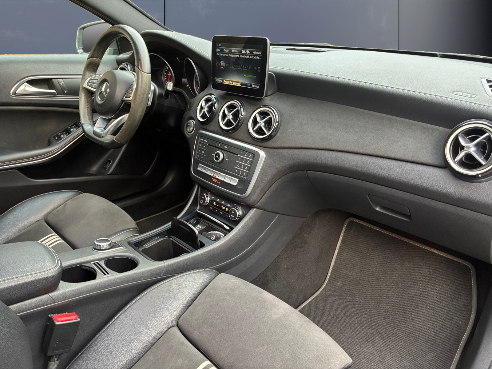 Mercedes-Benz Gla 12