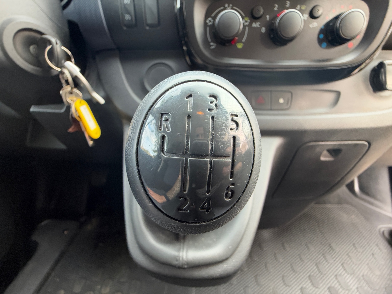 Opel Vivaro Vu 24