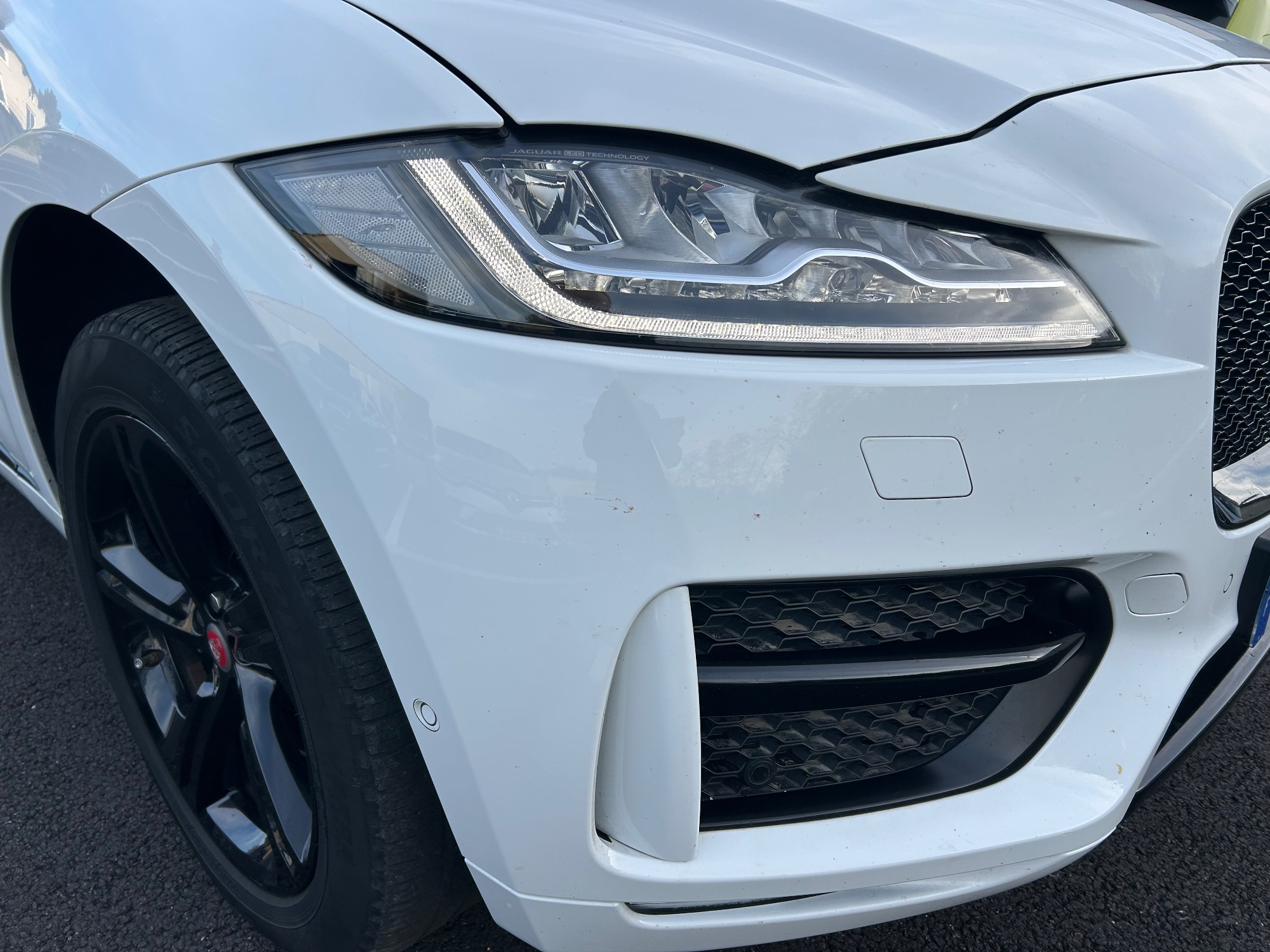 Jaguar F-Pace 41