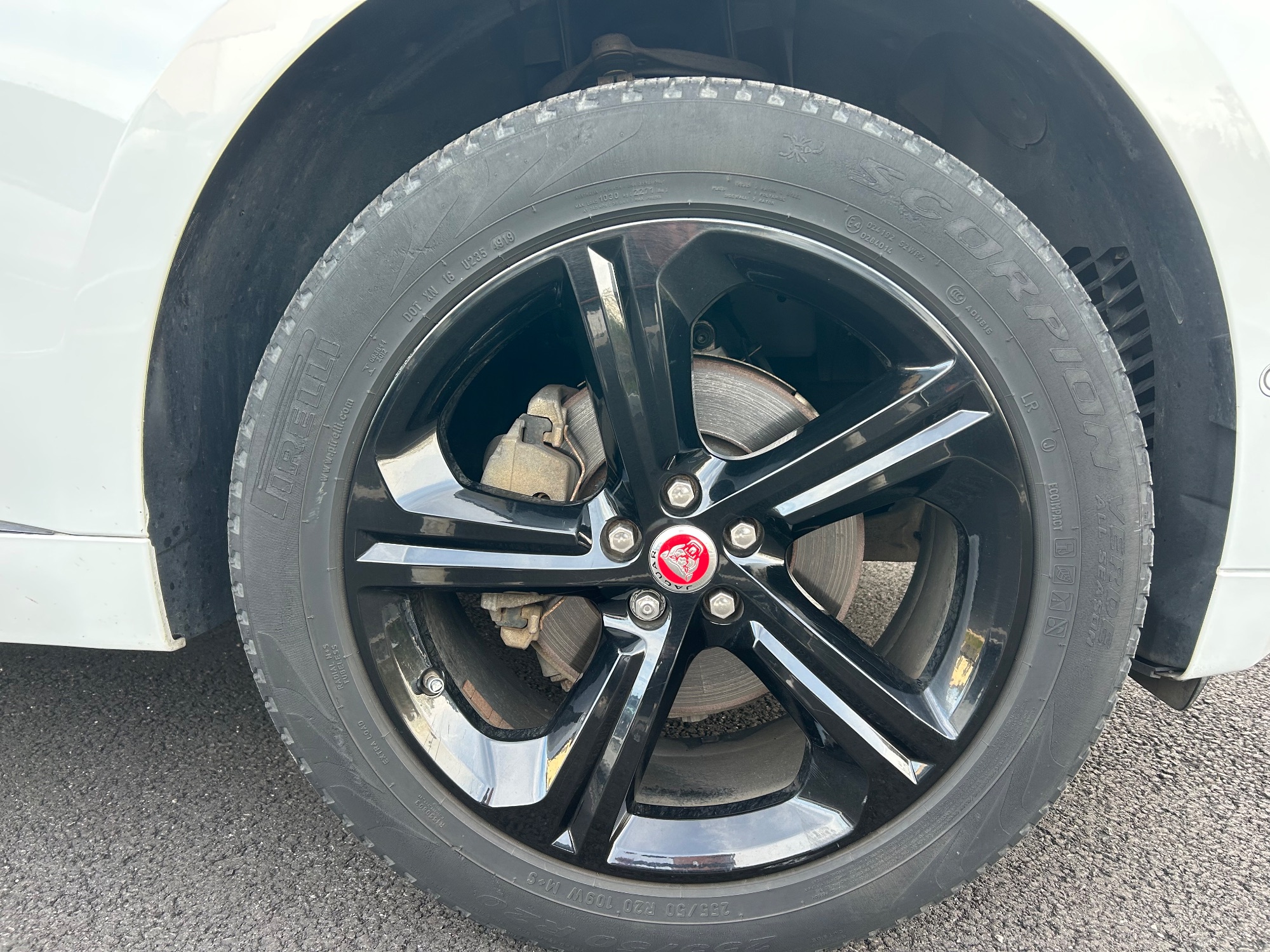 Jaguar F-Pace 40