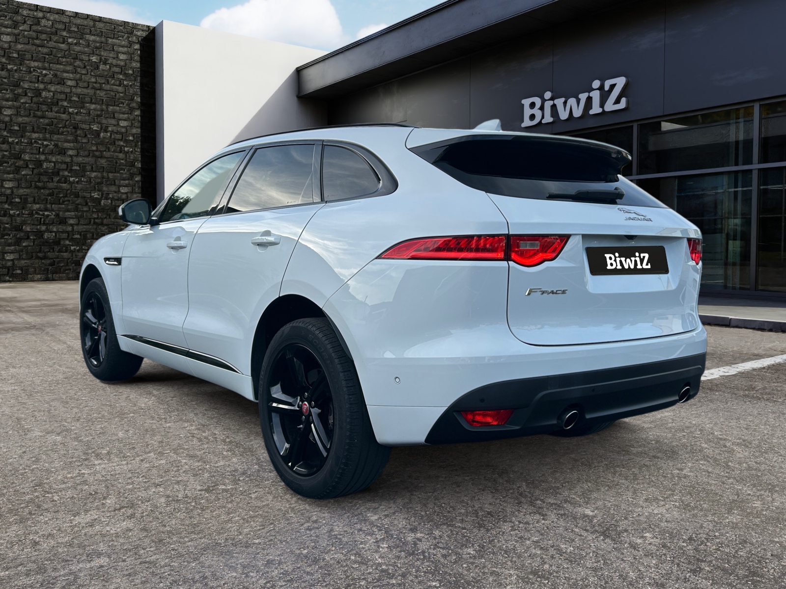 Jaguar F-Pace 2