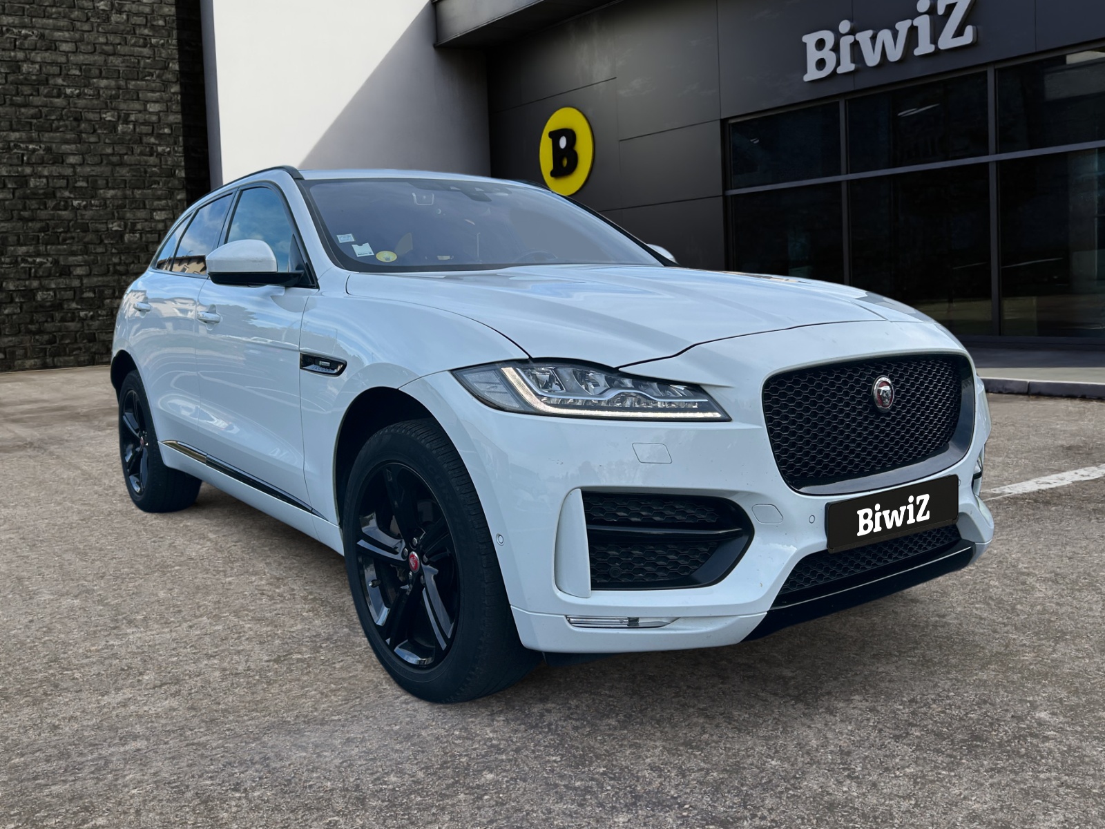 Jaguar F-Pace 6