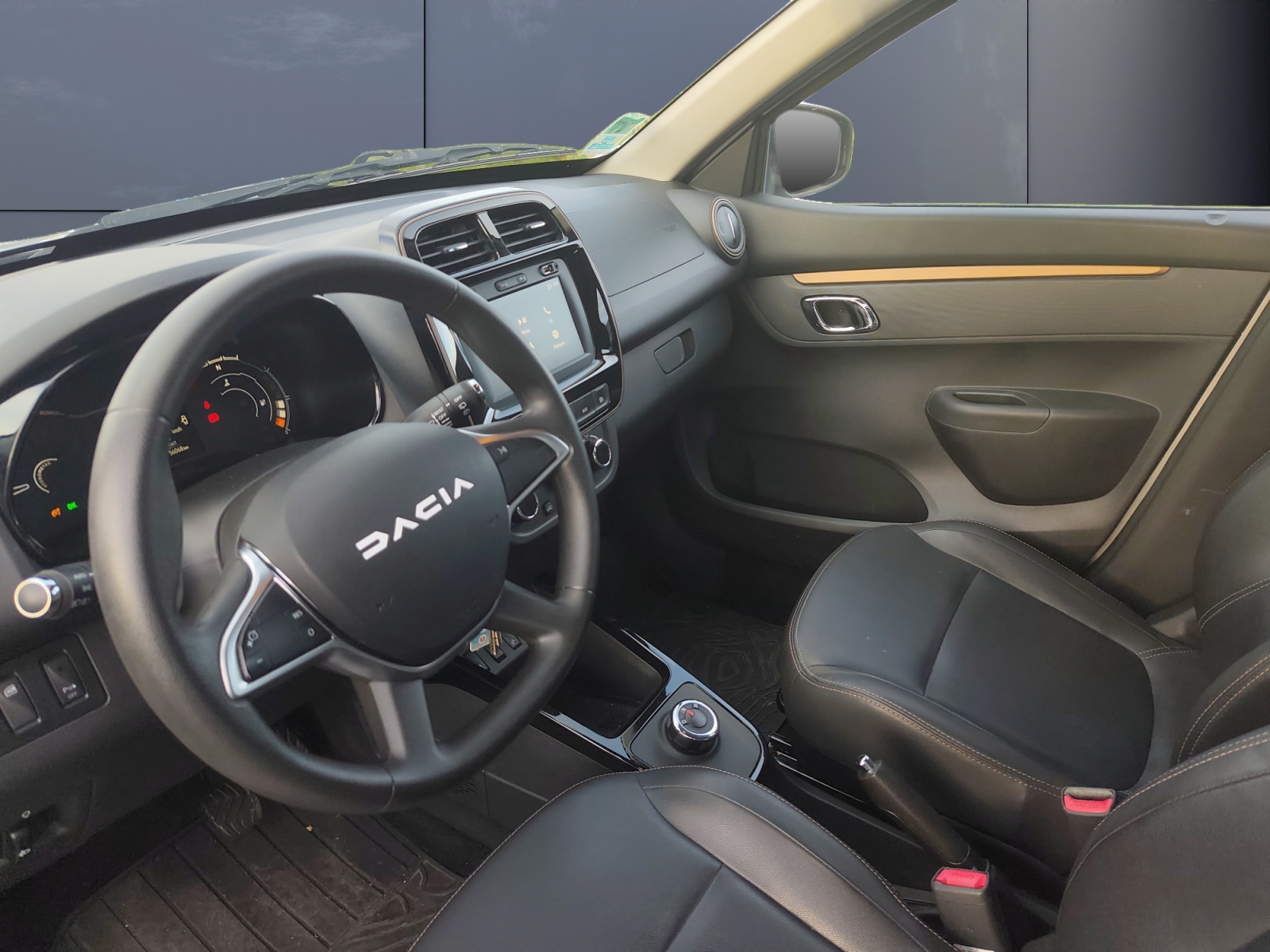 Dacia Spring 8