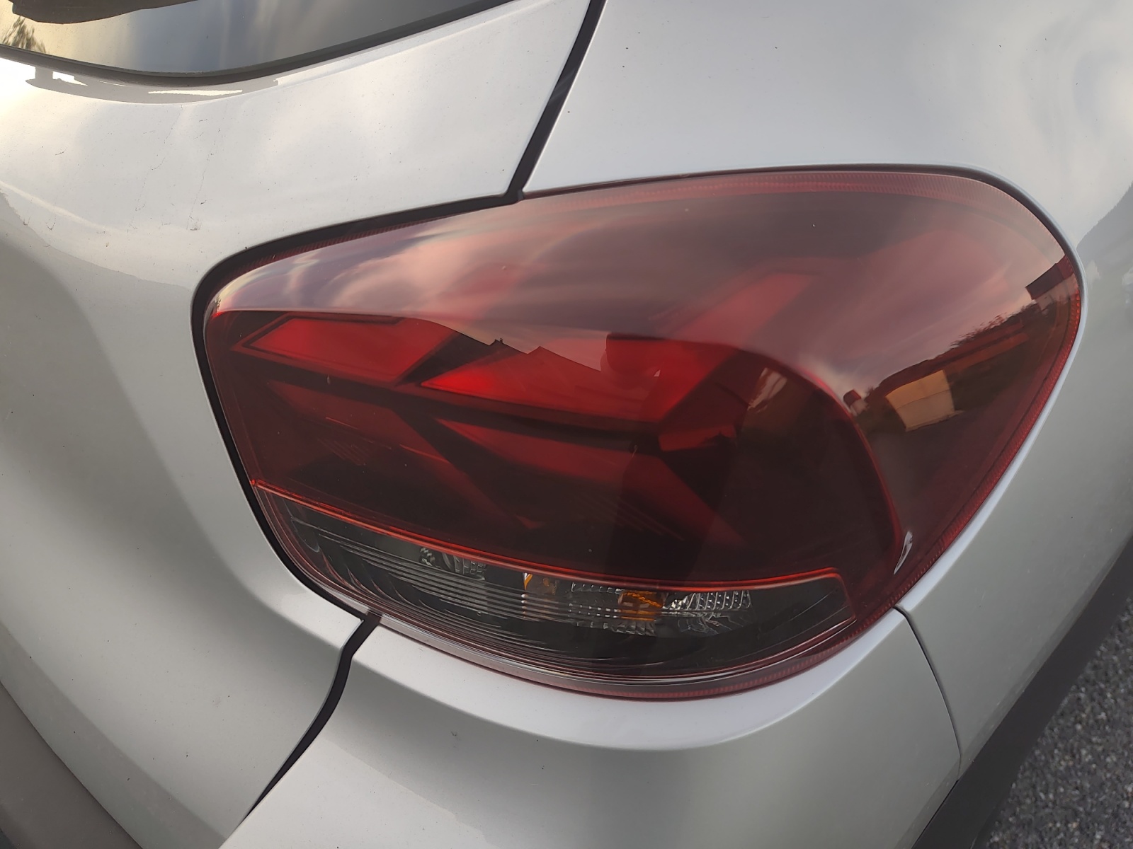Dacia Spring 28