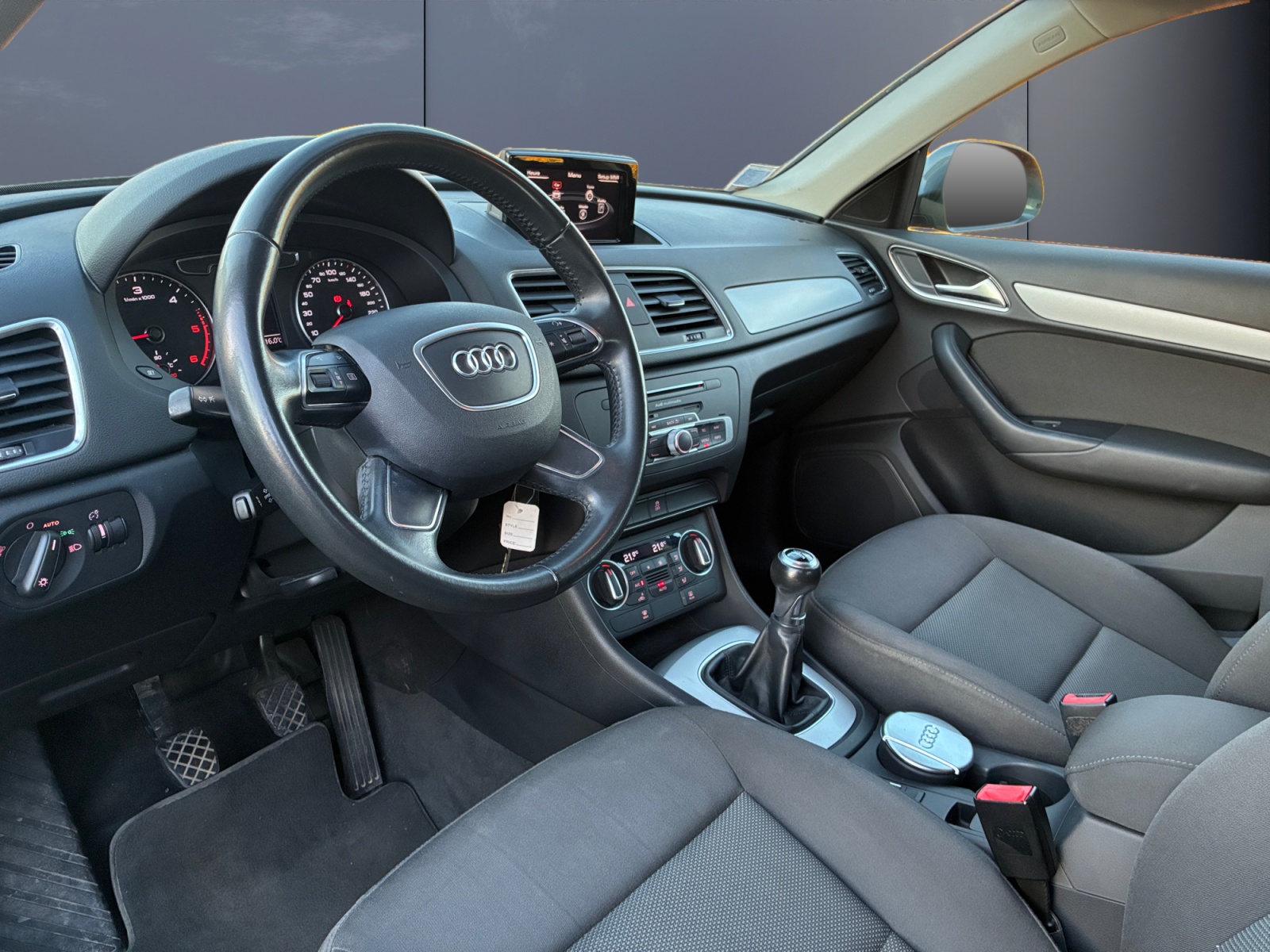 Audi Q3 8