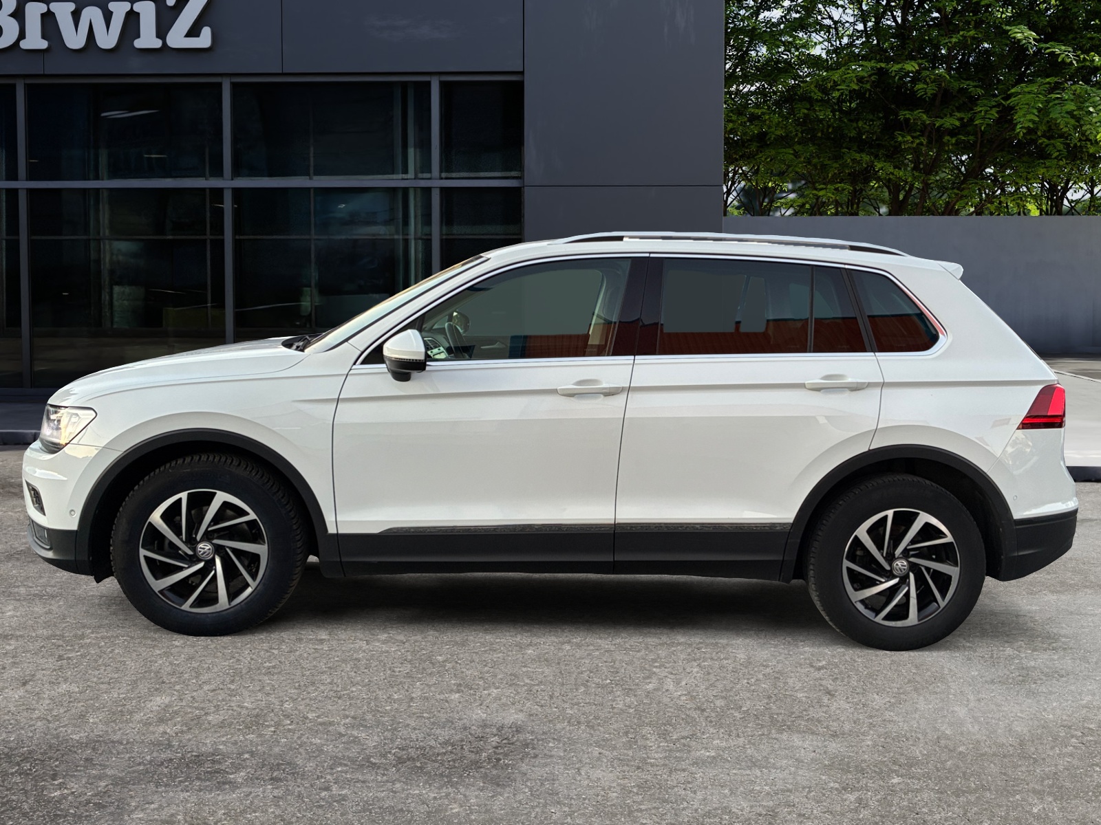 Volkswagen Tiguan 1