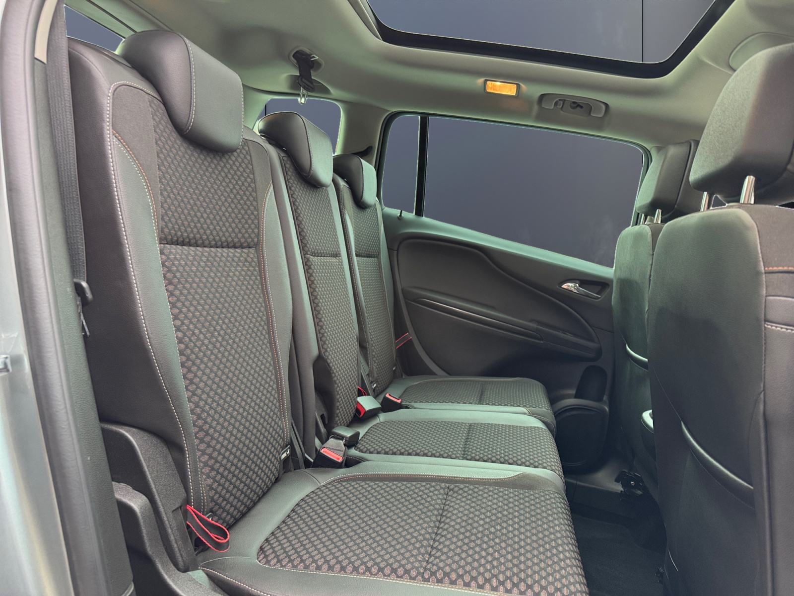 Opel Zafira Tourer 11