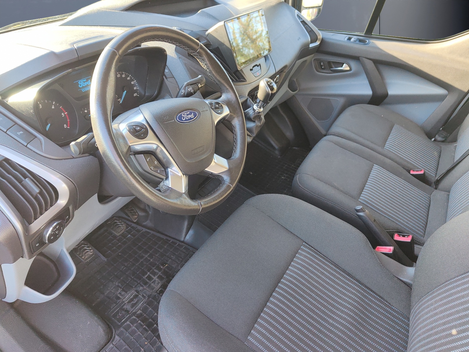 Ford Transit Custom 8