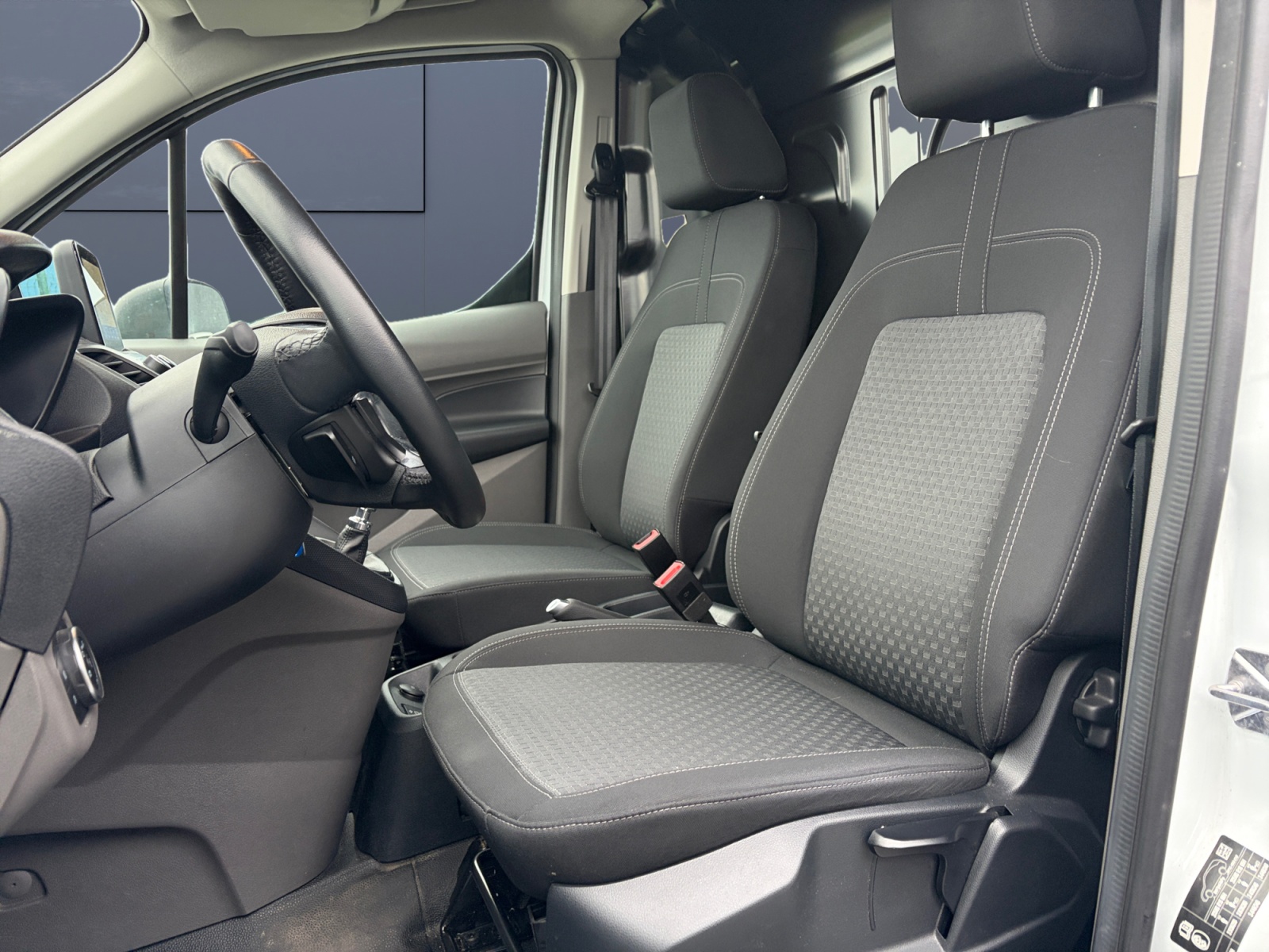 Ford Transit Connect 9