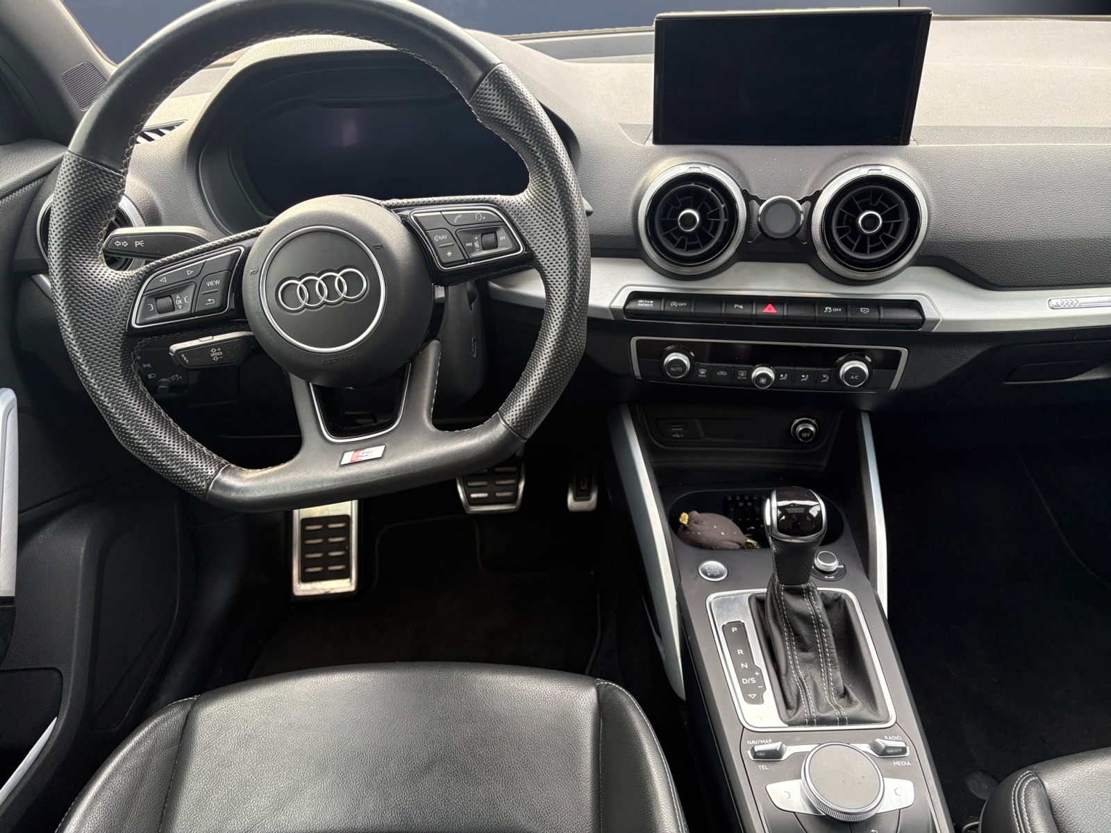 Audi Q2 15