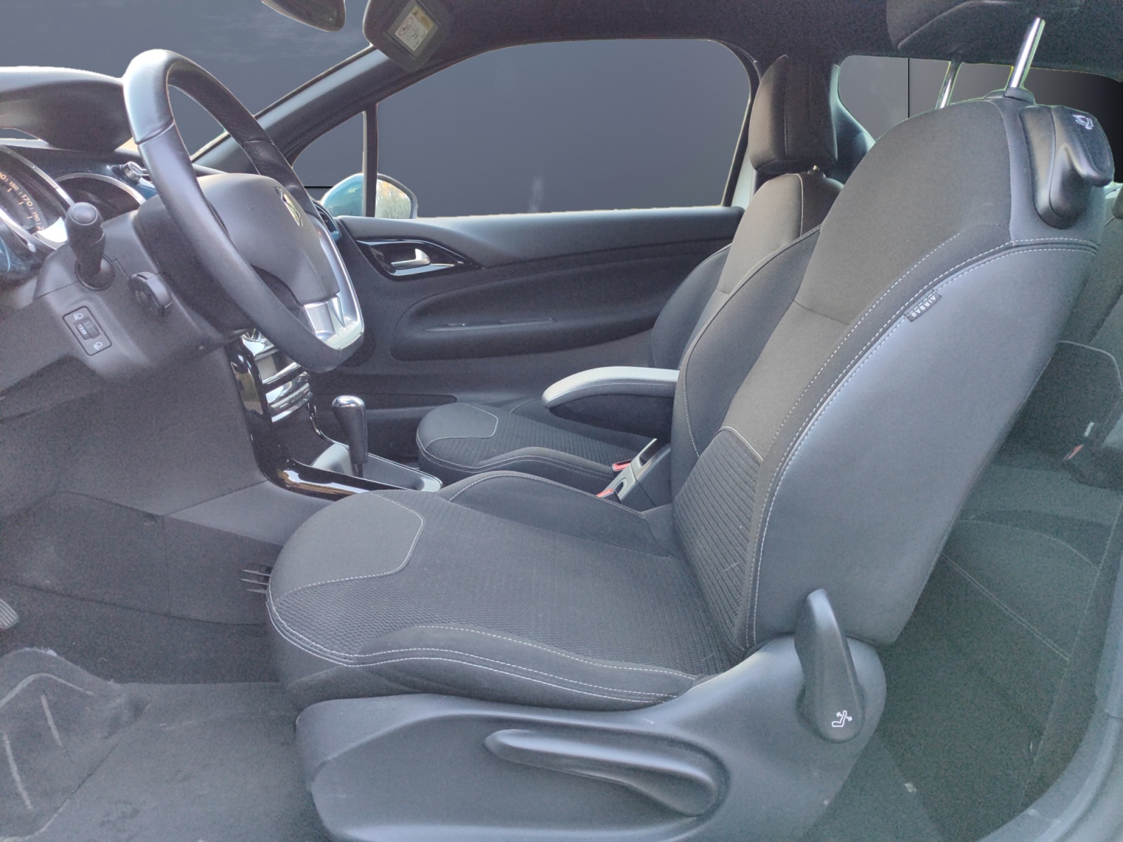 Ds Automobiles Ds3 9