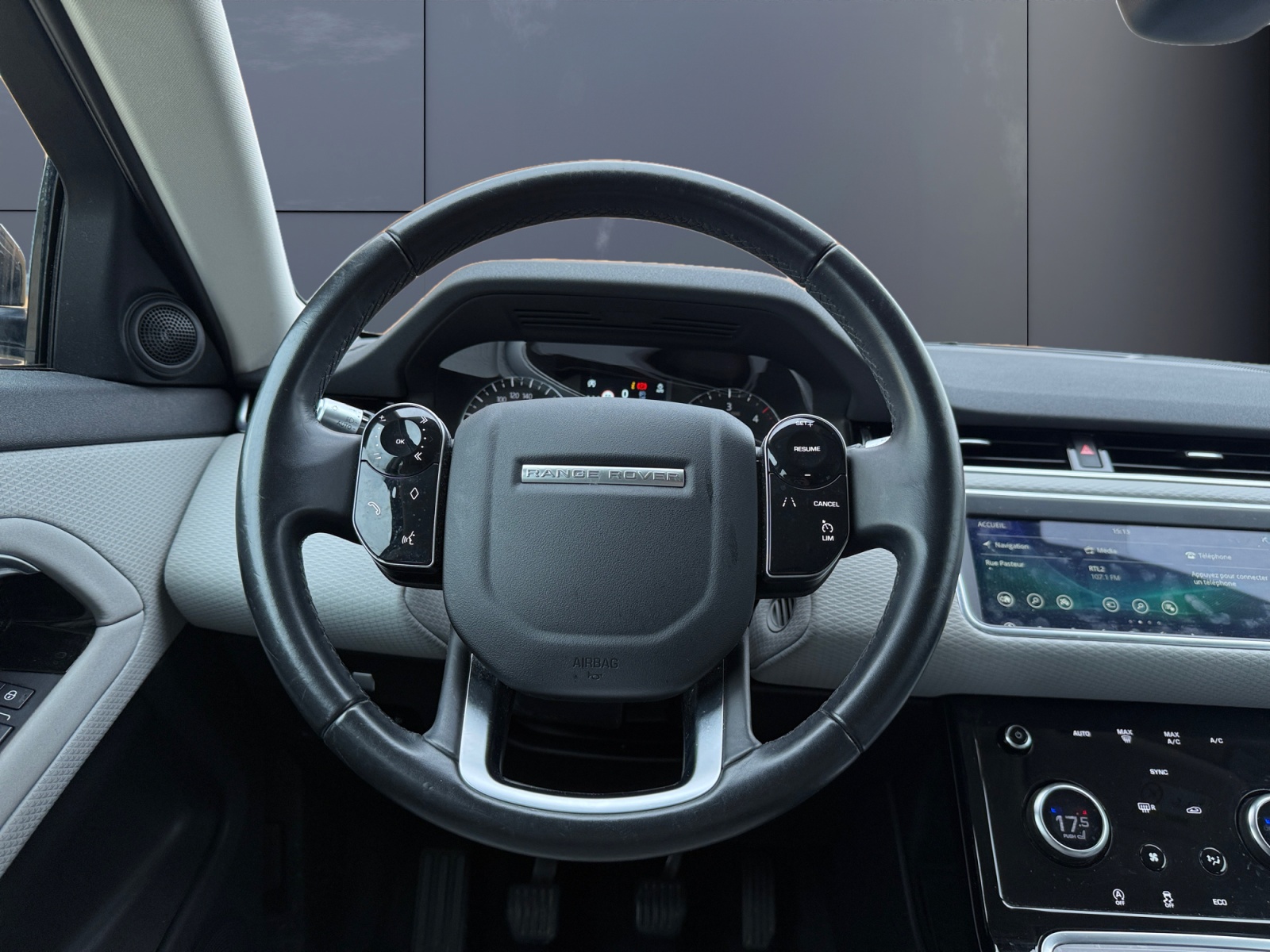 Land Rover Range Rover Evoque 15