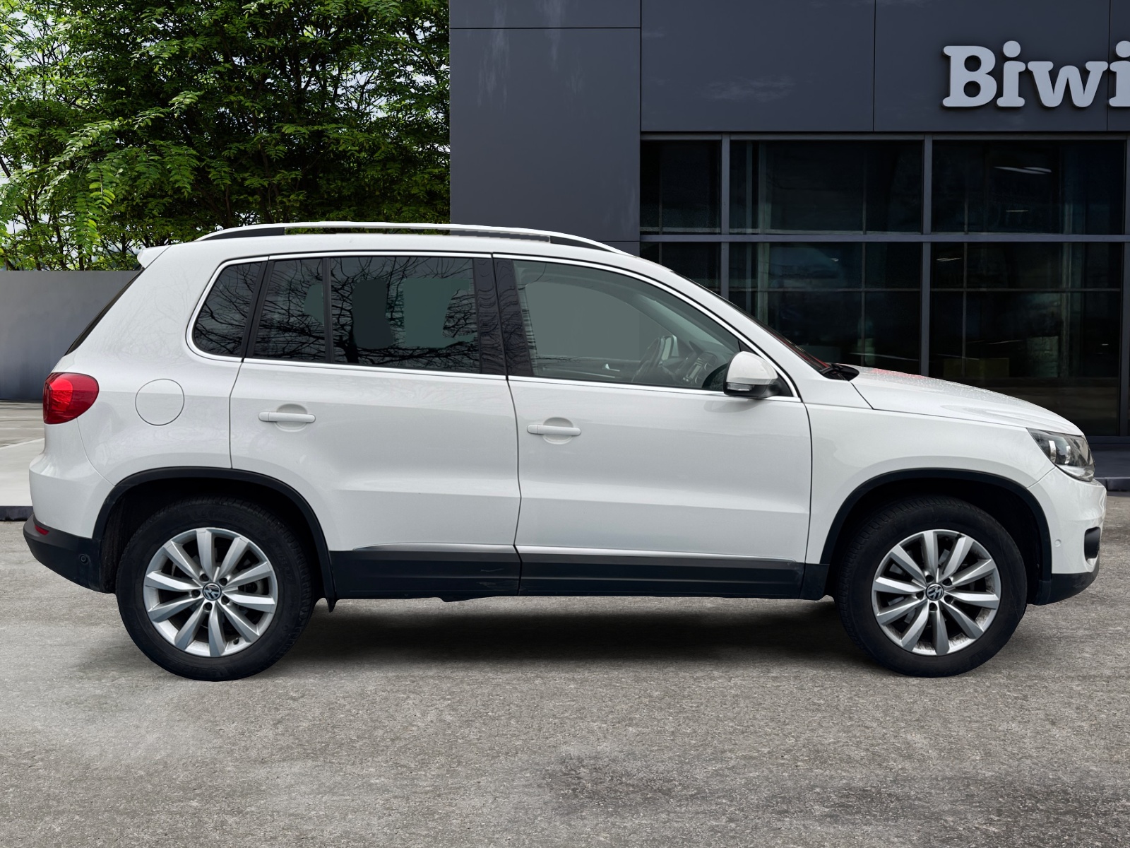 Volkswagen Tiguan 5