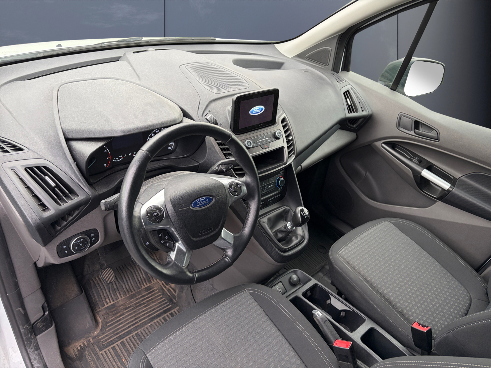 Ford Transit Connect 8