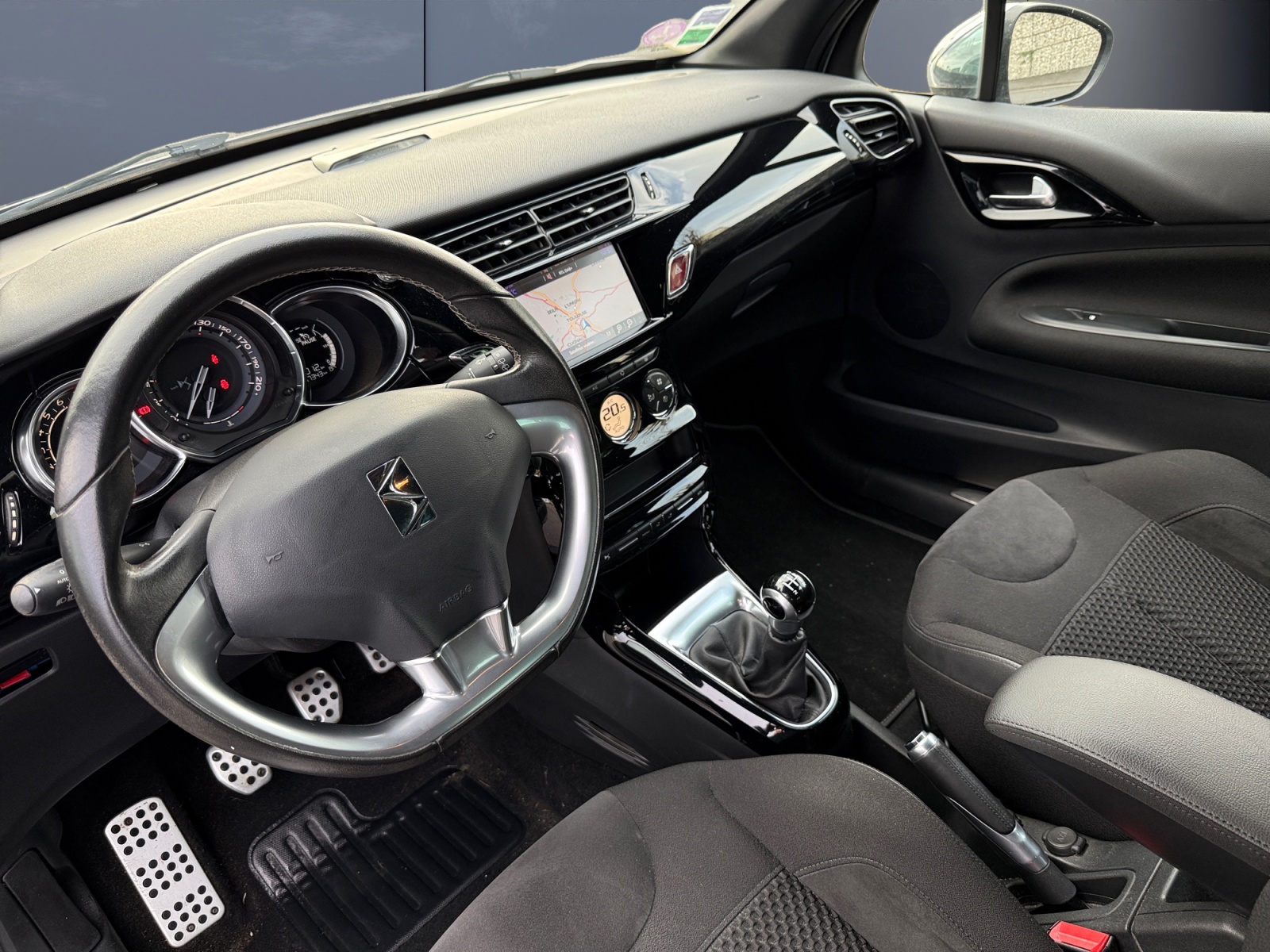 Ds Automobiles Ds3 8