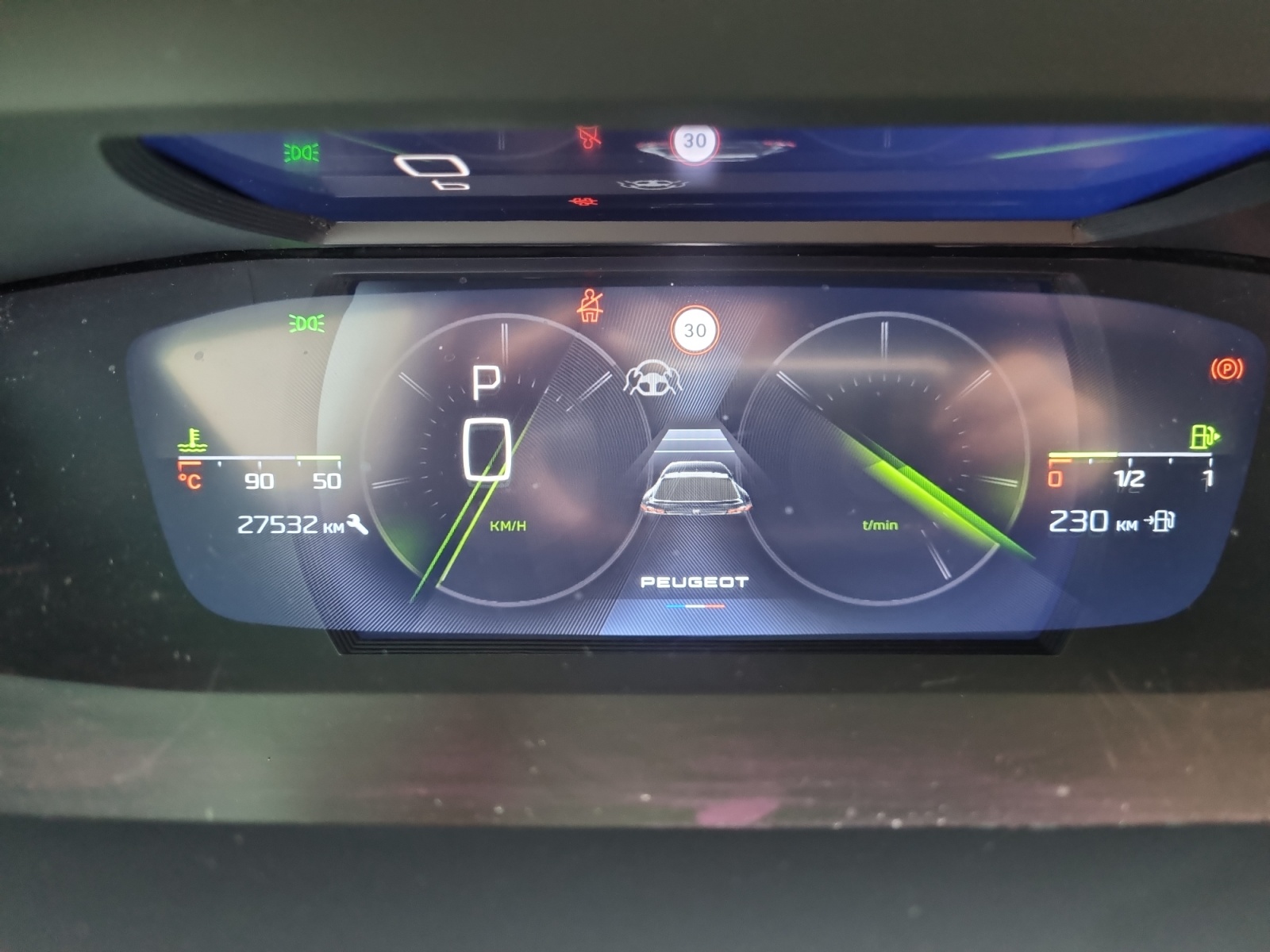 Peugeot 408 16