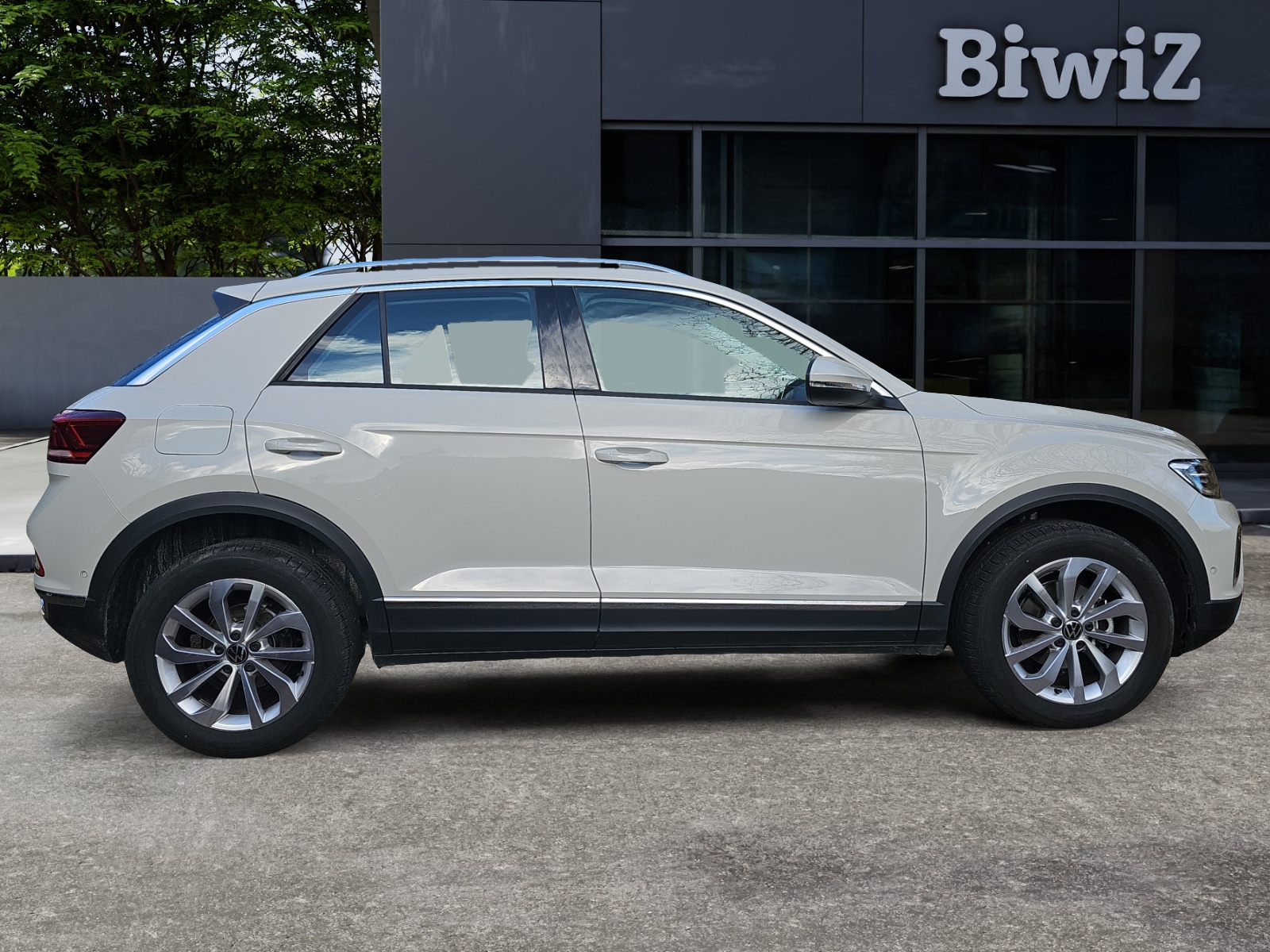 Volkswagen T-Roc 4