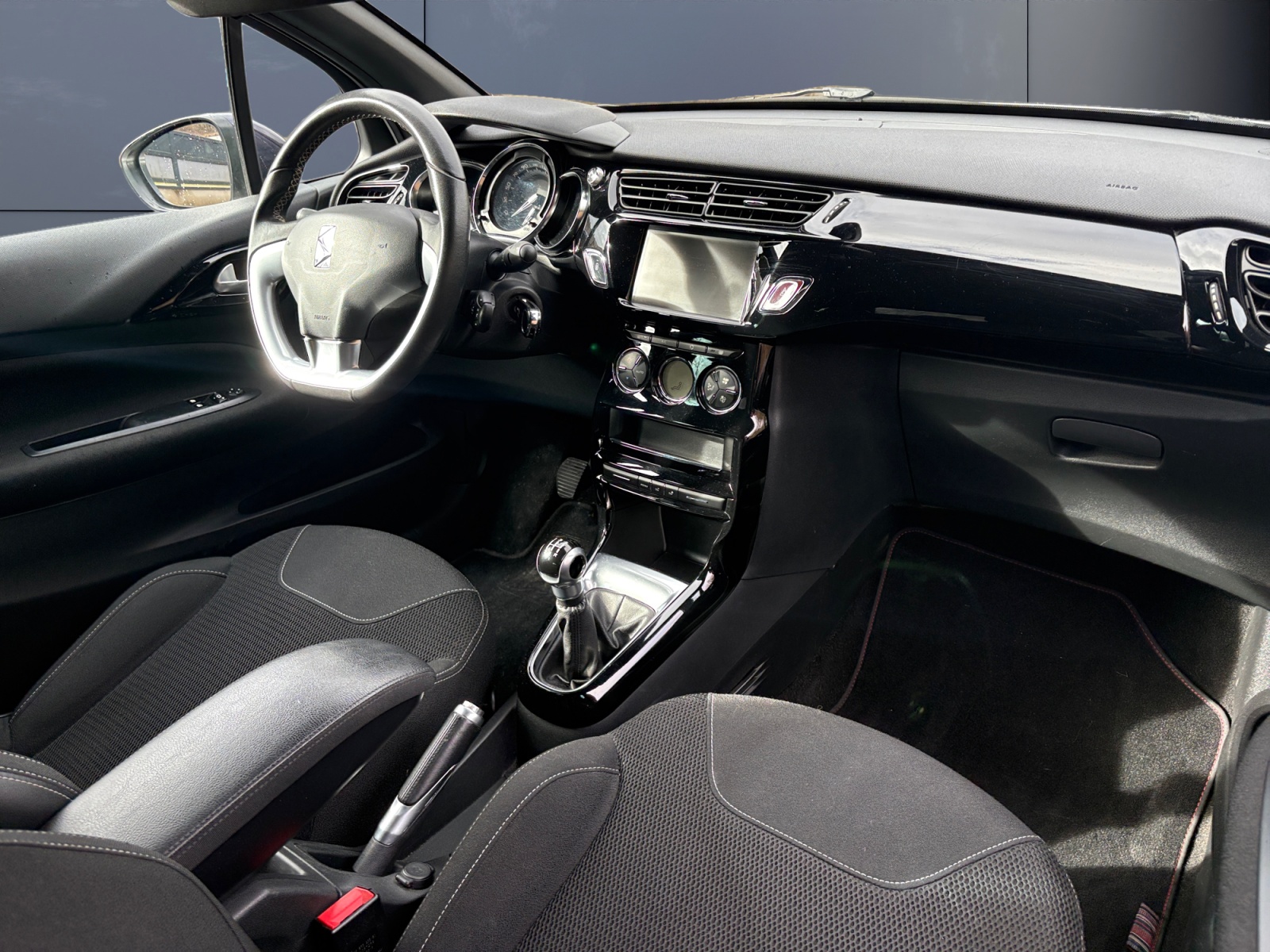 Ds Automobiles Ds 3 12