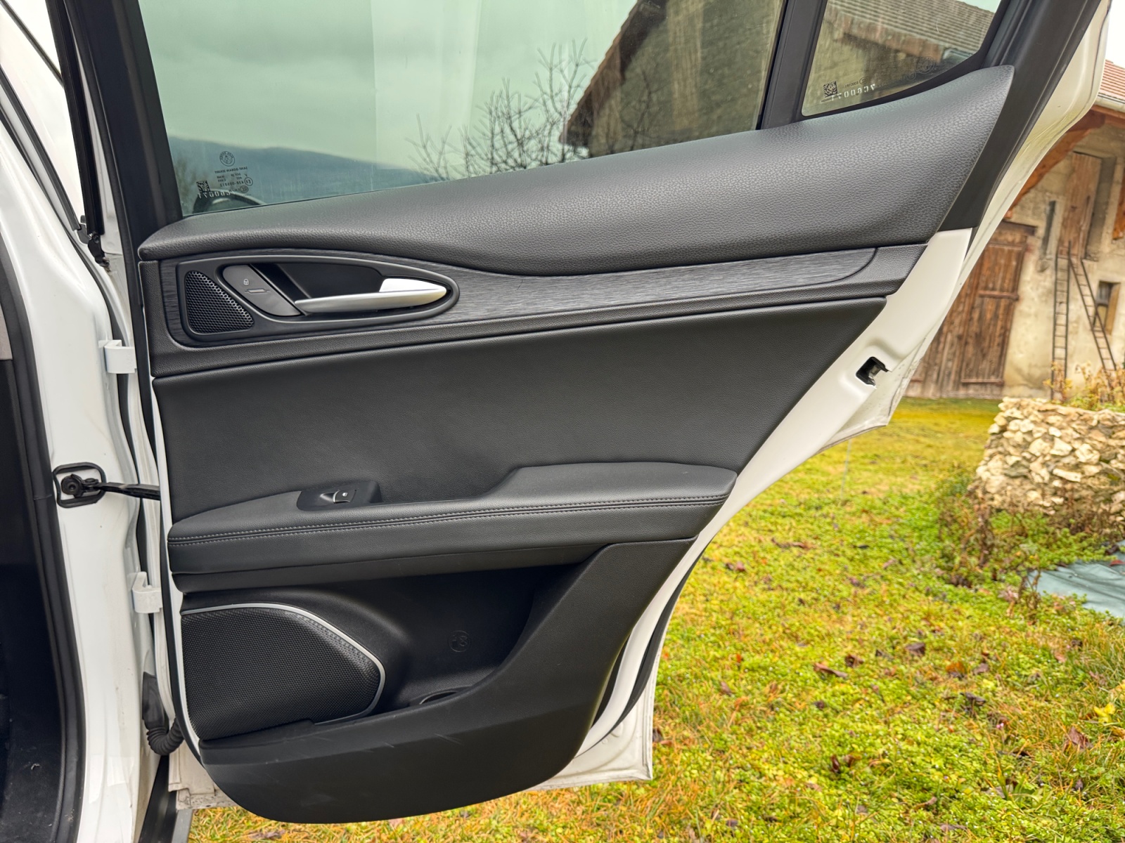 Alfa Romeo Stelvio 30