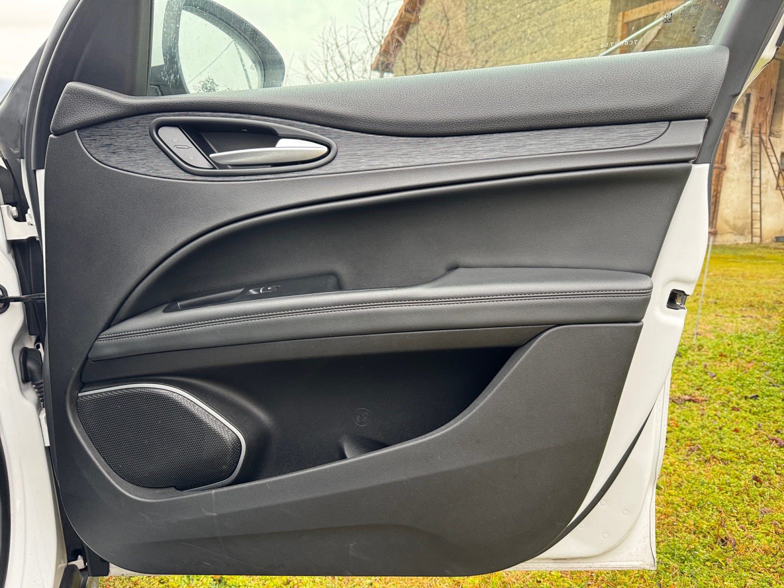 Alfa Romeo Stelvio 31