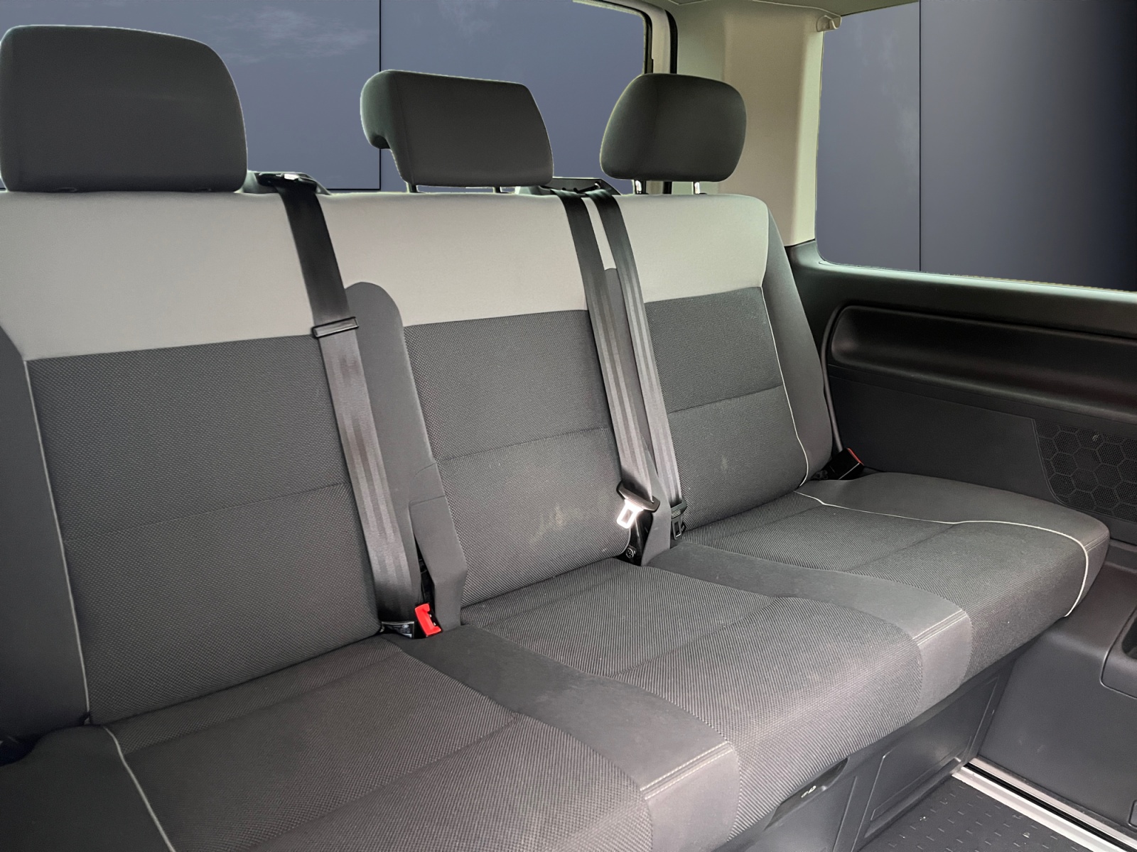 Volkswagen Multivan 11