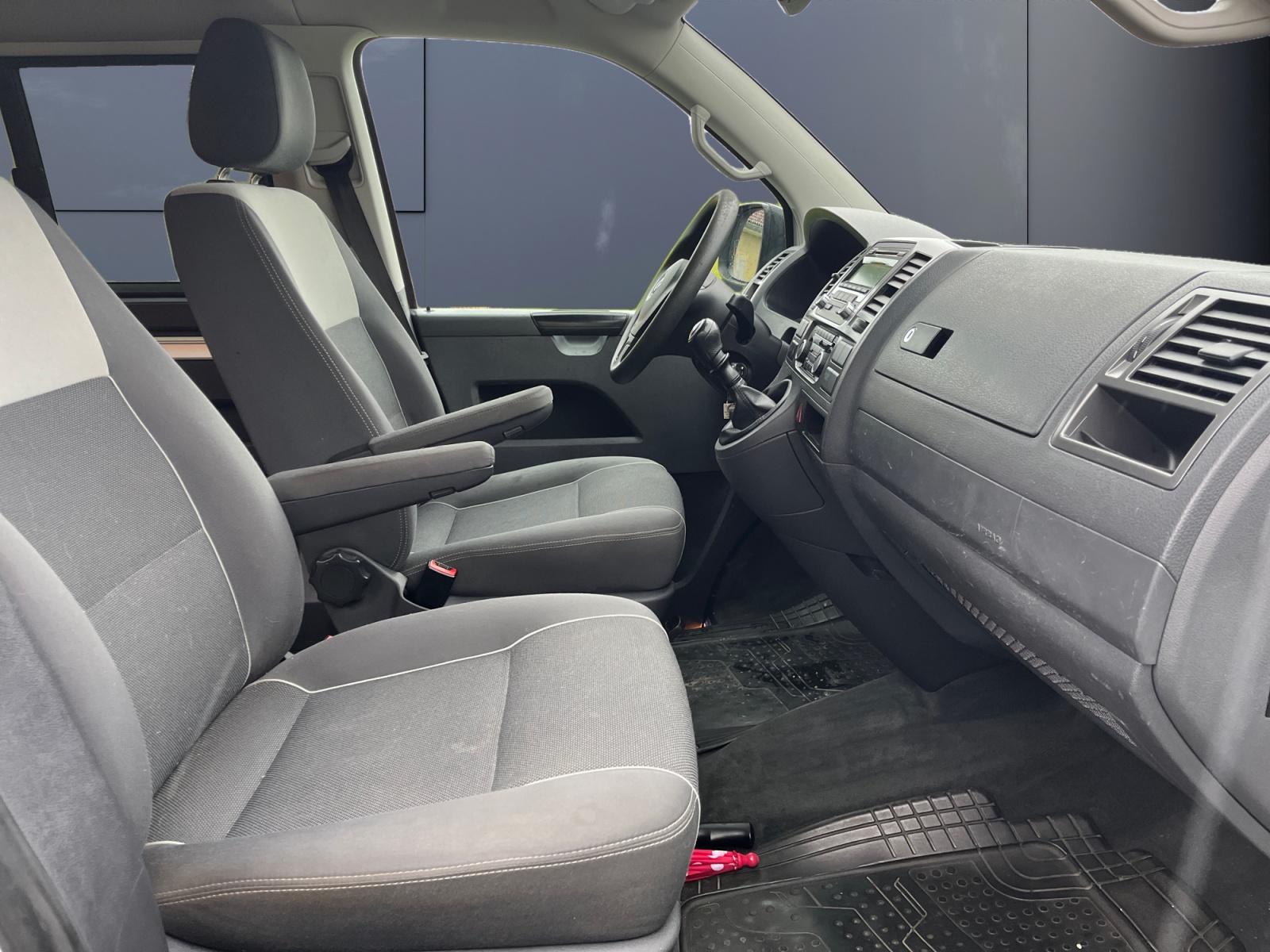 Volkswagen Multivan 13