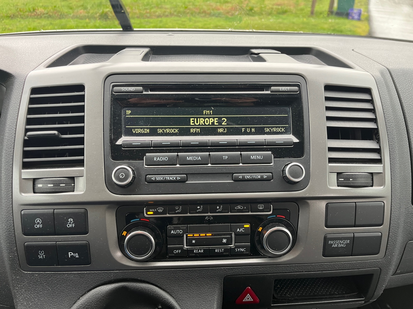 Volkswagen Multivan 17