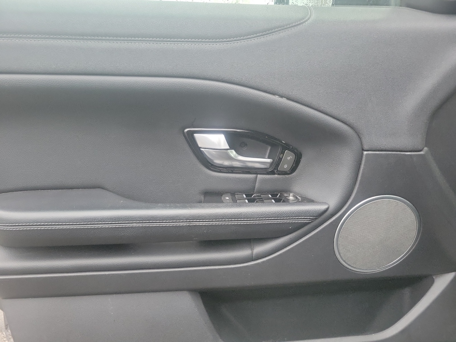 Land Rover Range Rover Evoque 26