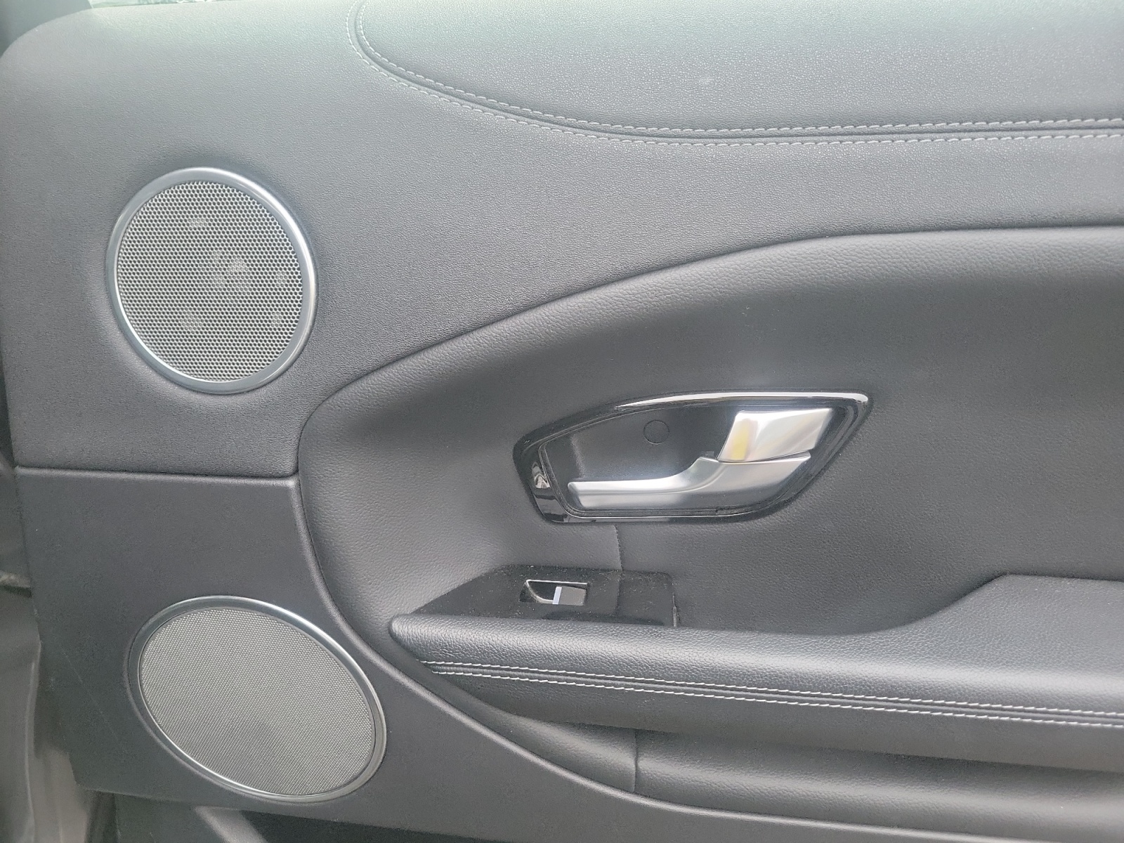 Land Rover Range Rover Evoque 30