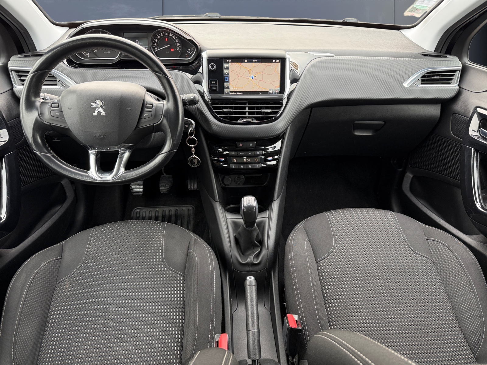Peugeot 208 14