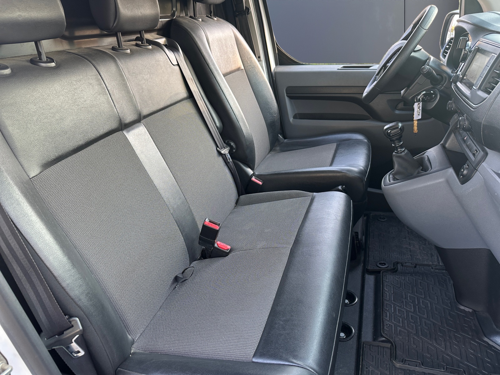 Peugeot Expert Vu 13