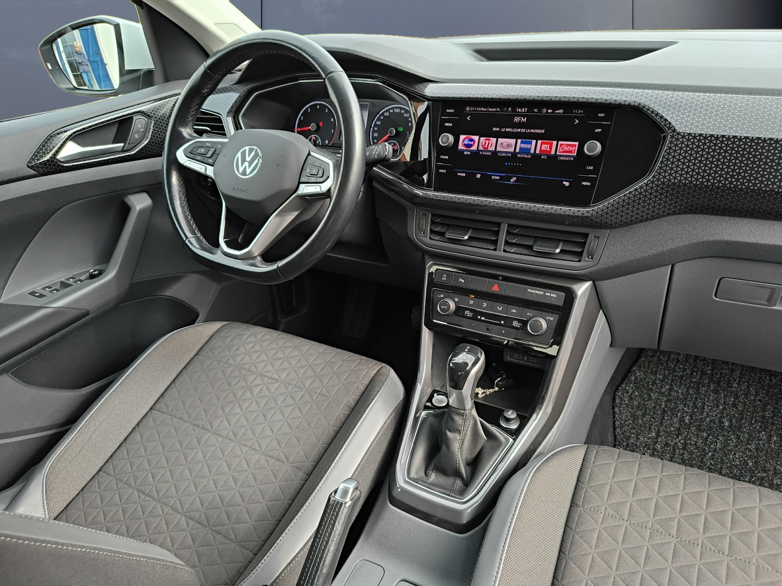 Volkswagen T-Cross 12