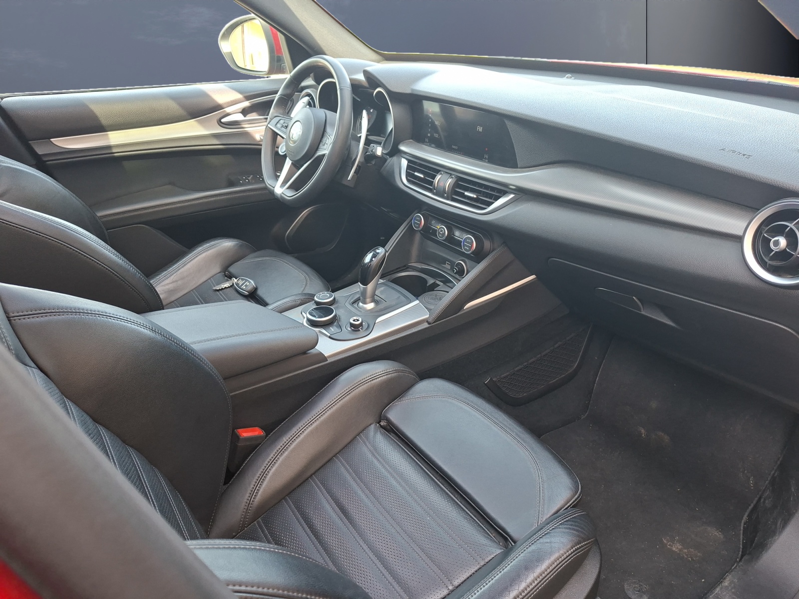 Alfa Romeo Stelvio 12