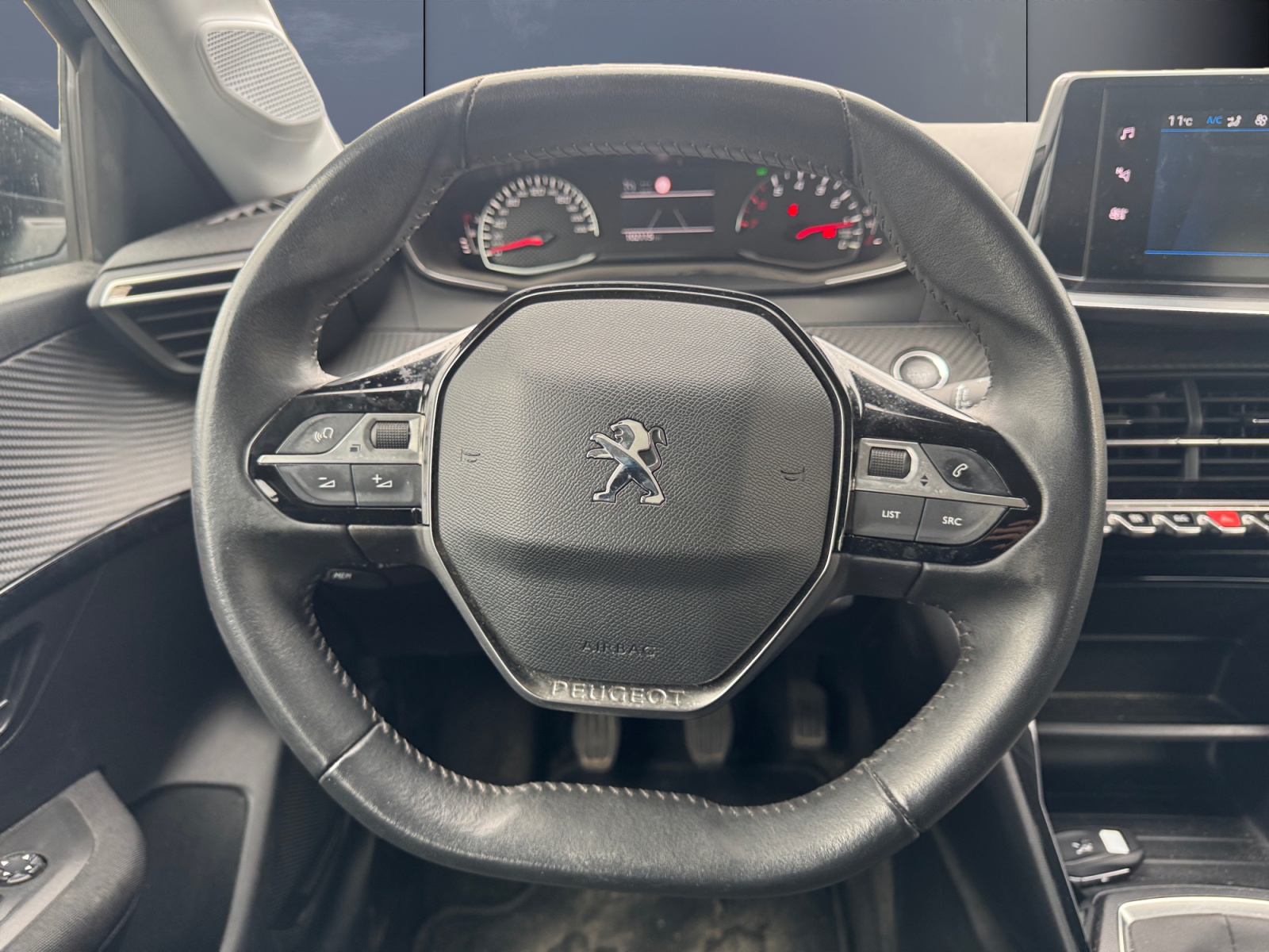Peugeot 208 15