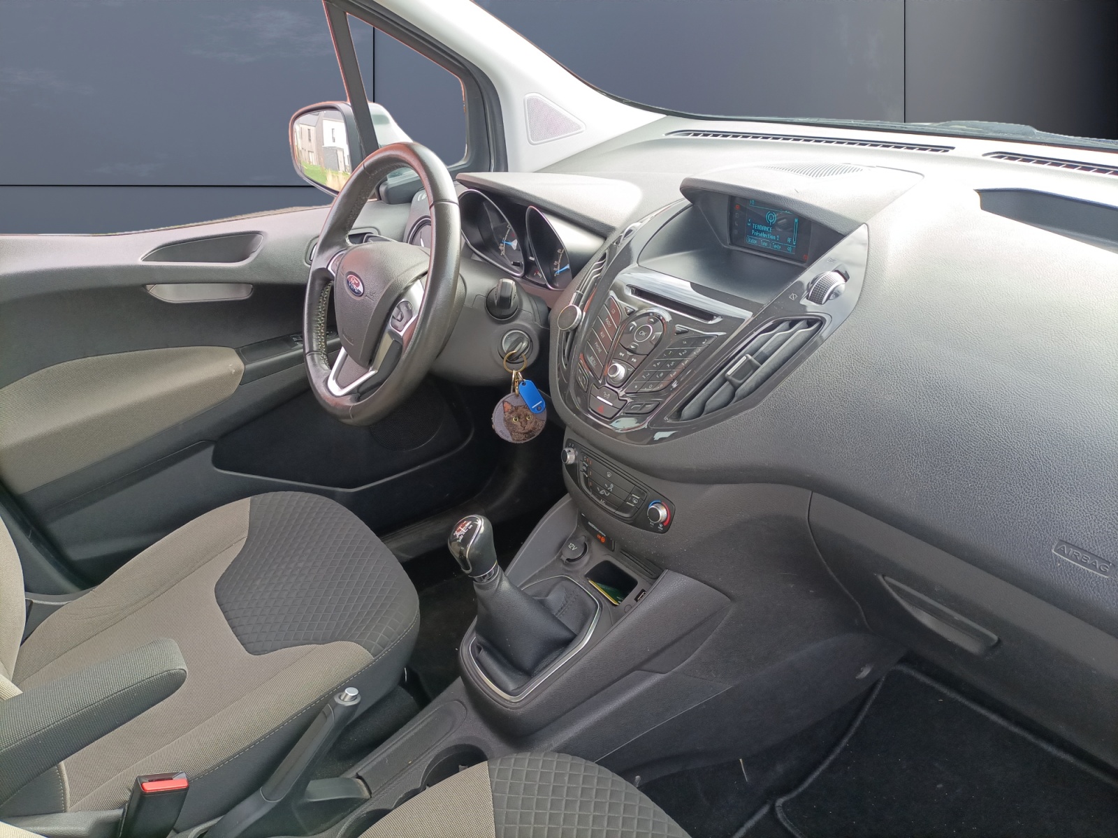 Ford Tourneo Courier 12